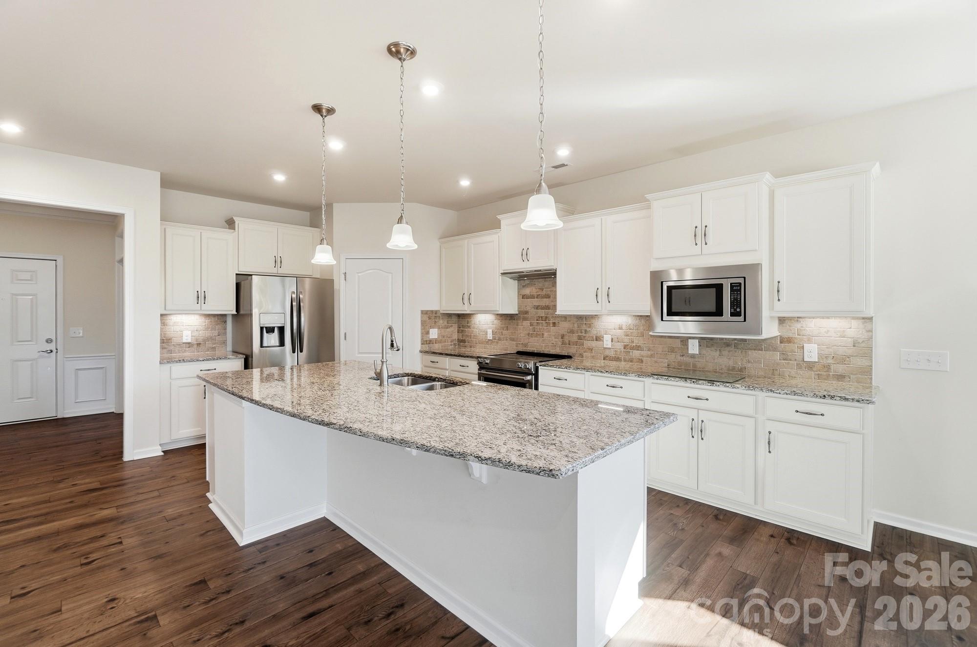 1620 Red Leaf Drive Property Photo 12