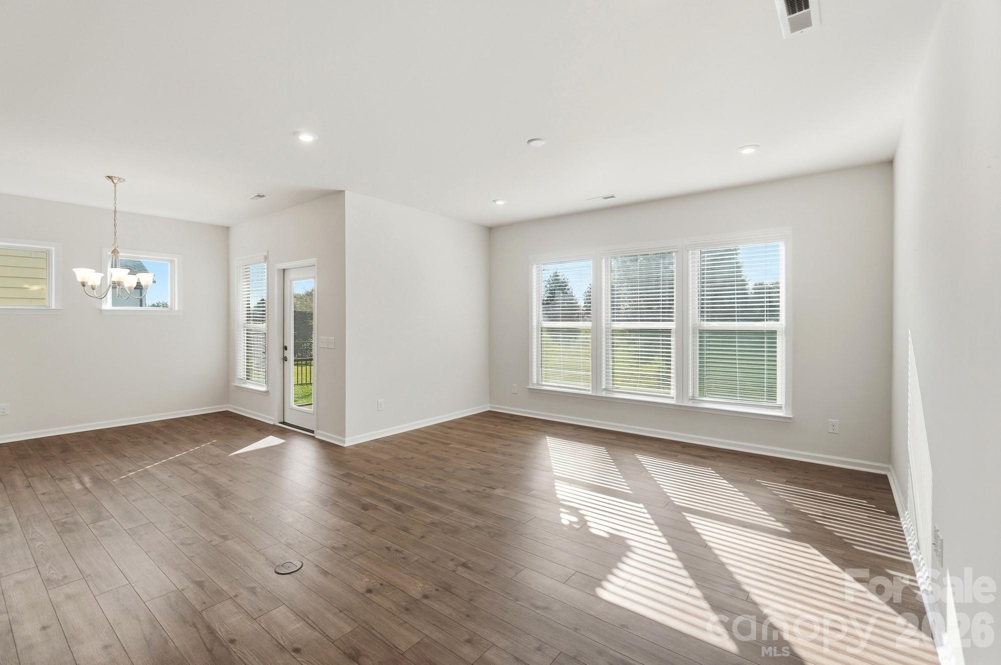 1620 Red Leaf Drive Property Photo 22