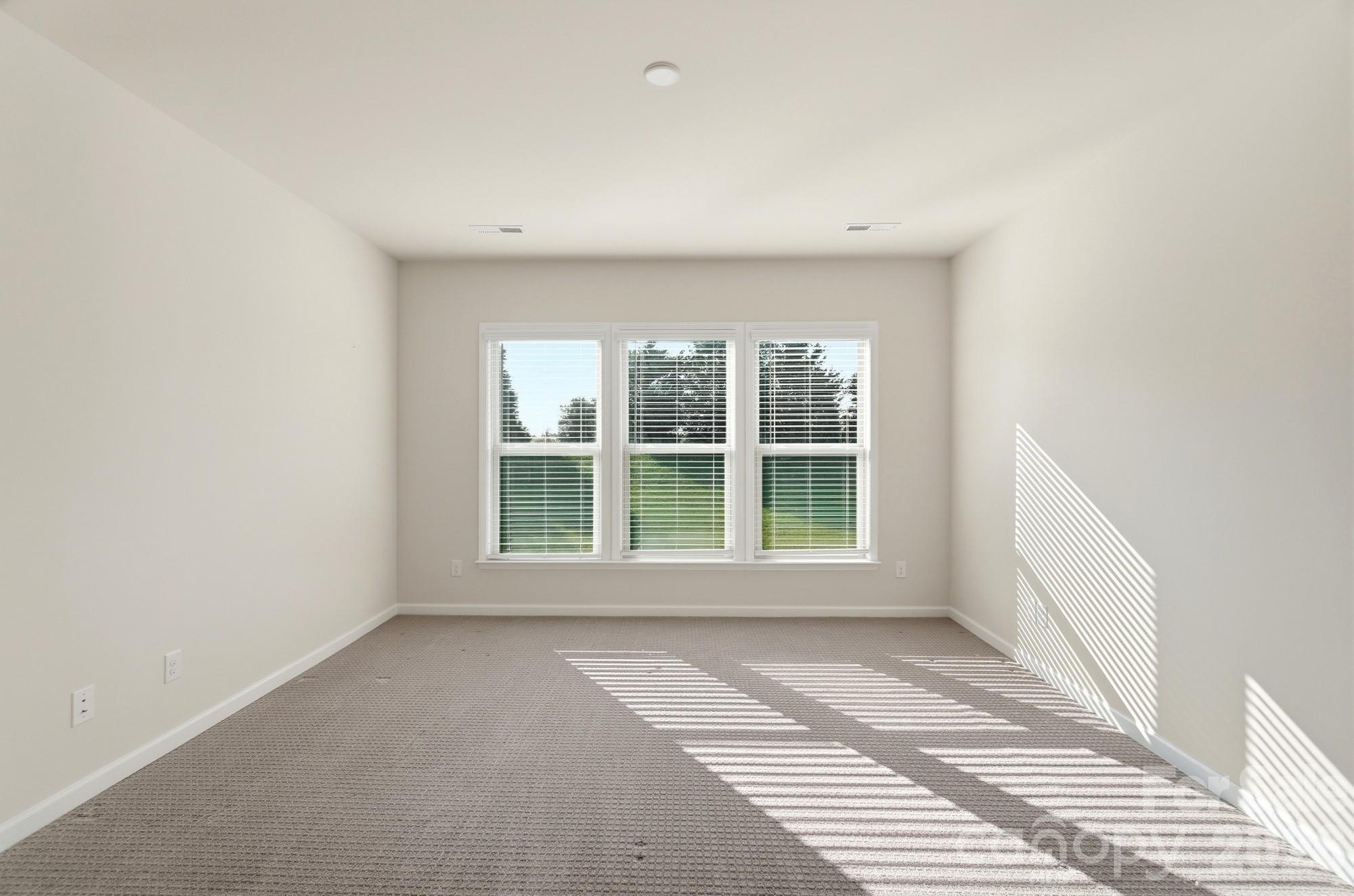 1620 Red Leaf Drive Property Photo 24