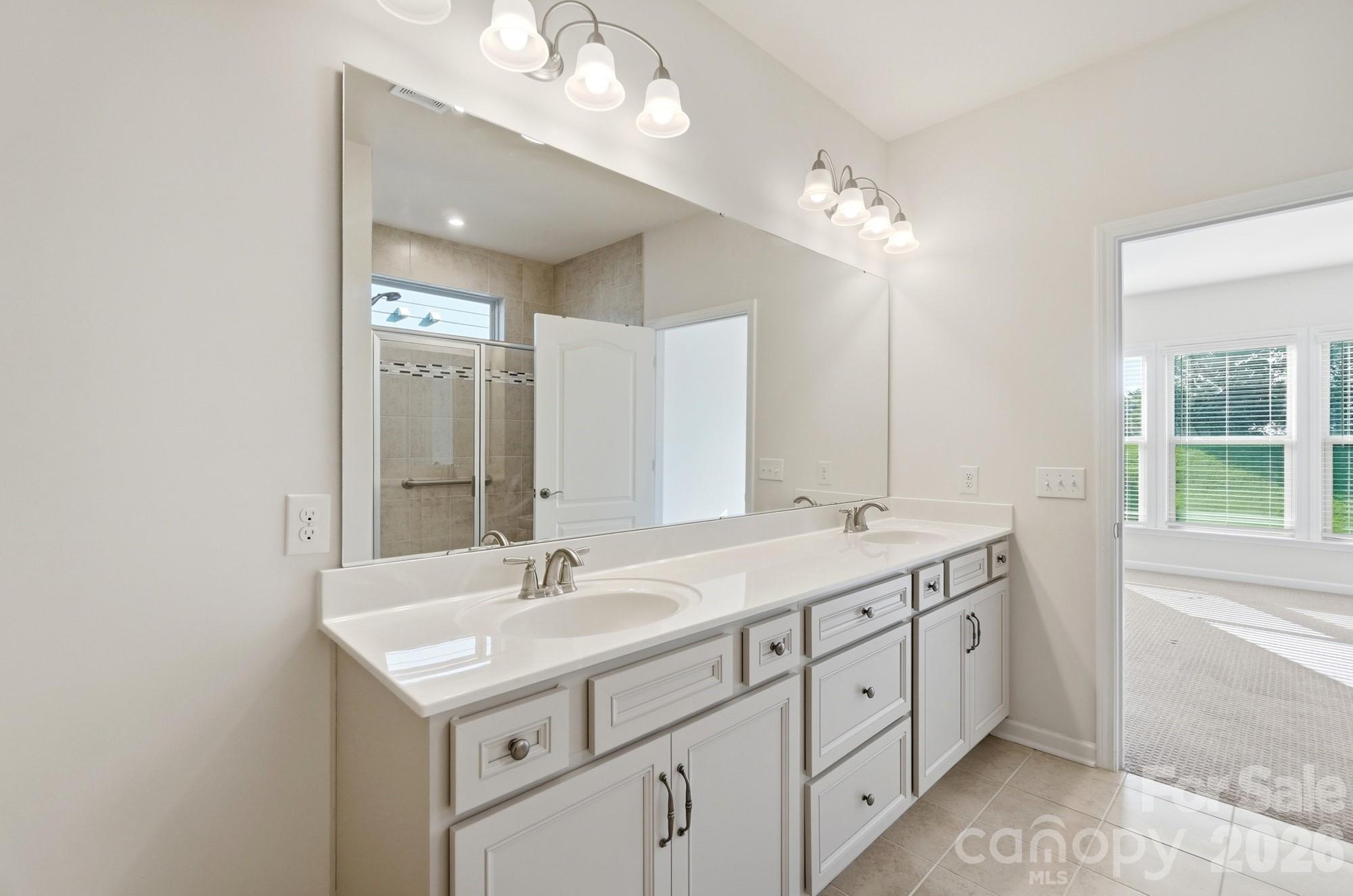 1620 Red Leaf Drive Property Photo 27