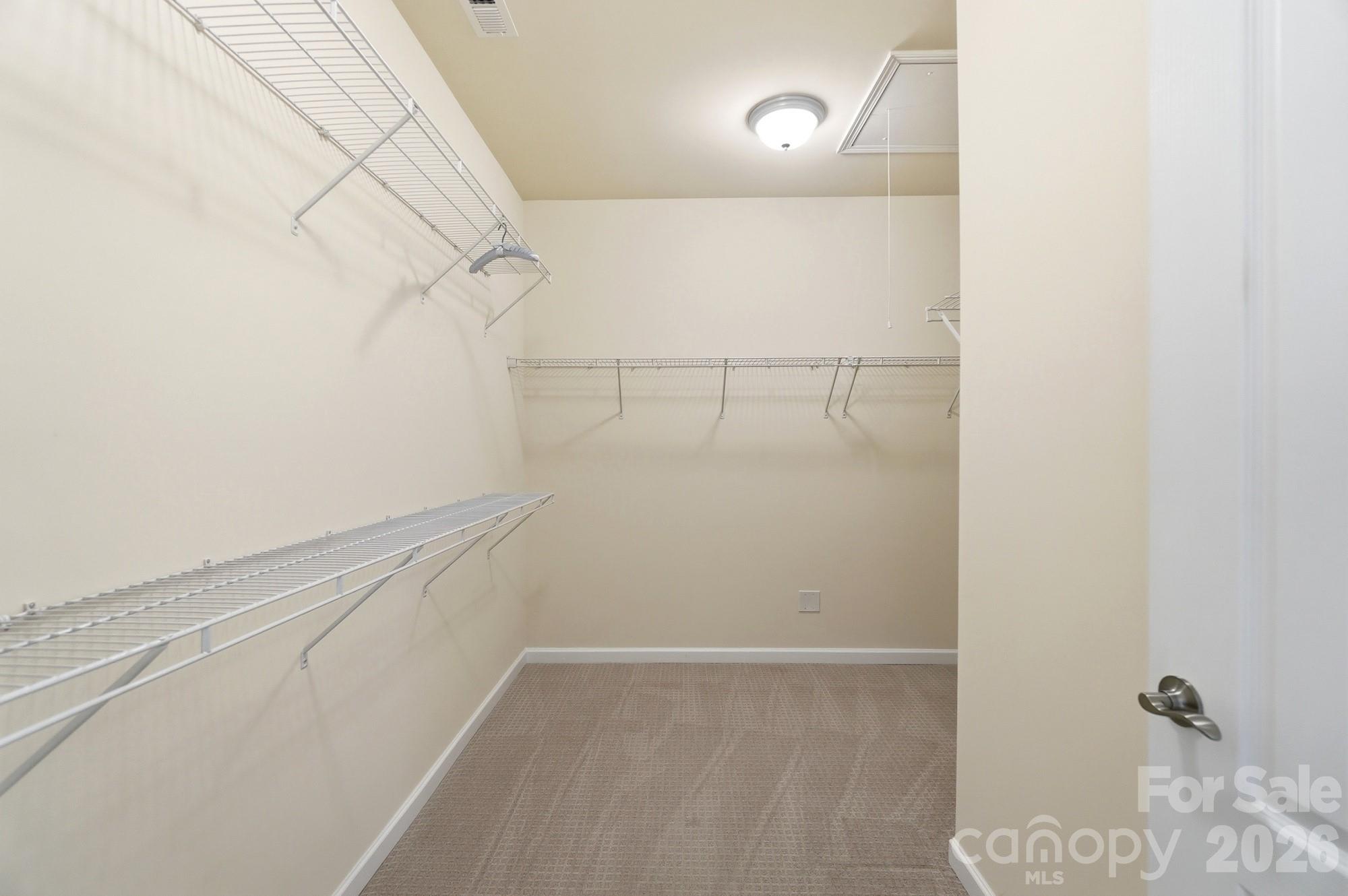 1620 Red Leaf Drive Property Photo 29