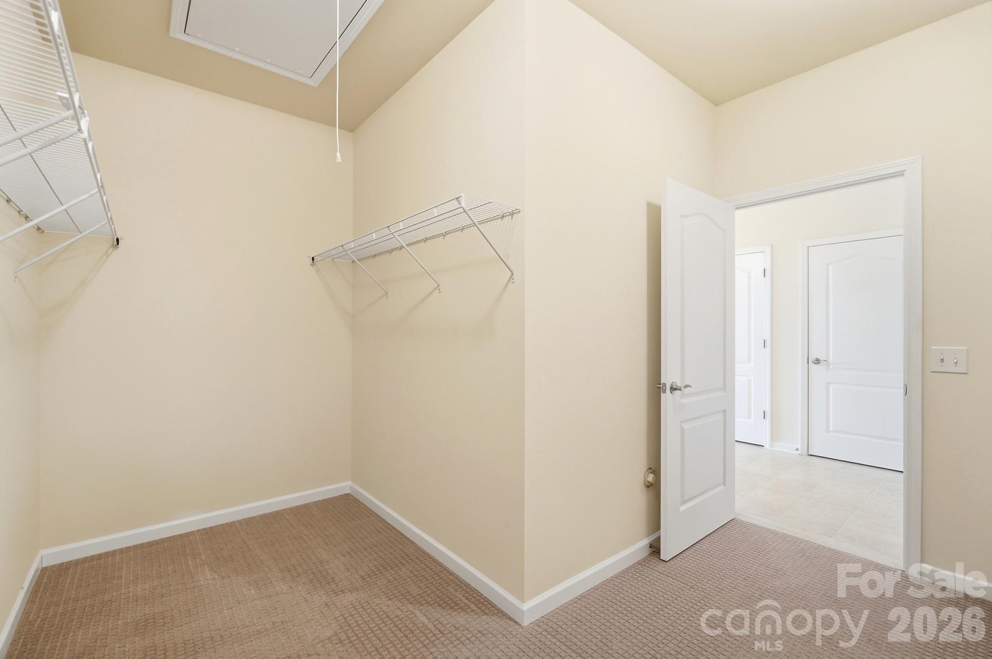 1620 Red Leaf Drive Property Photo 30