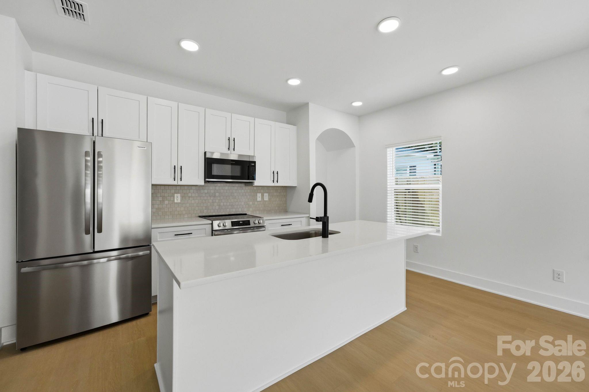 242 Institute Street Property Photo 6
