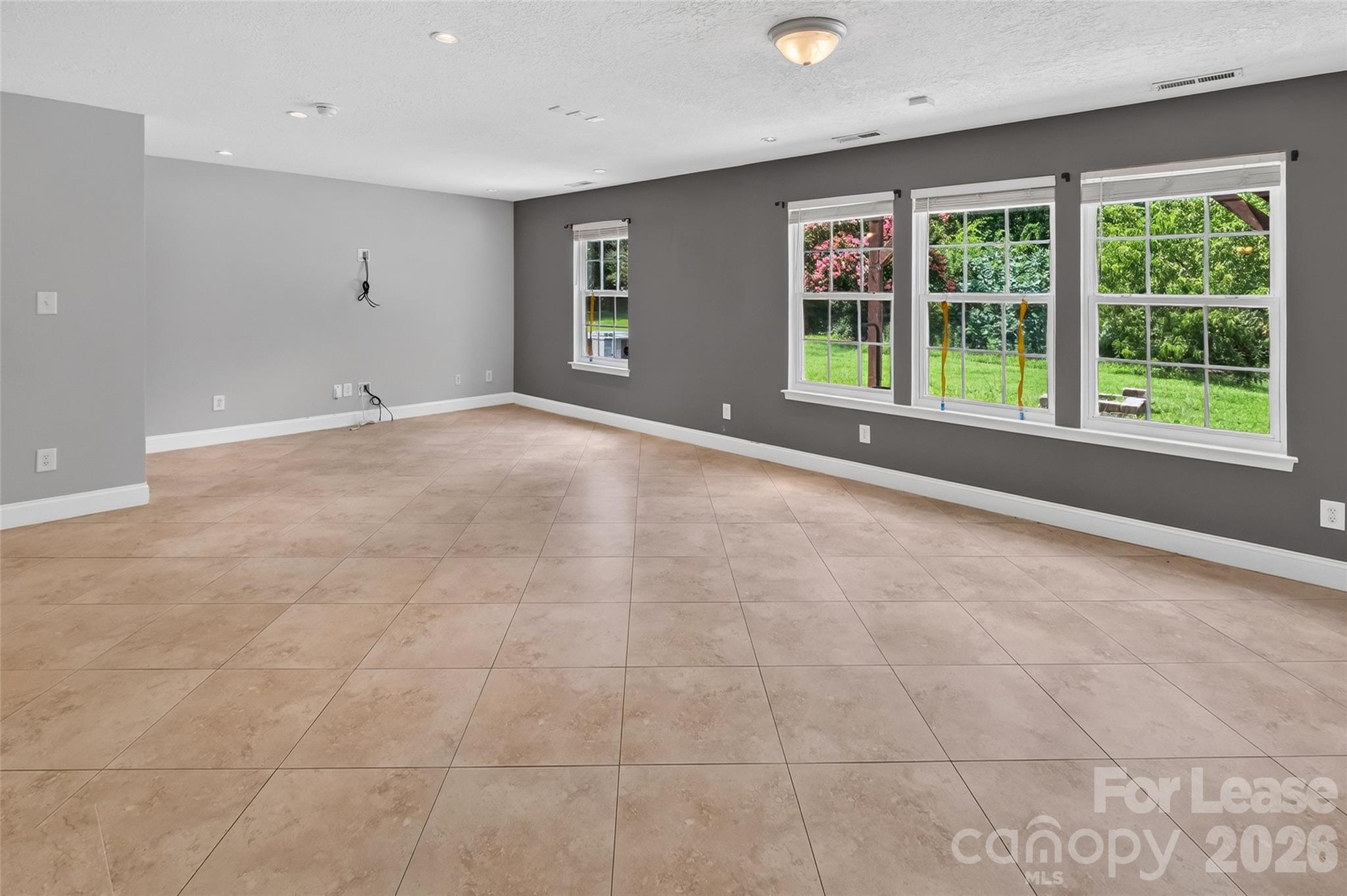 10745 Glenluce Avenue Property Photo 6