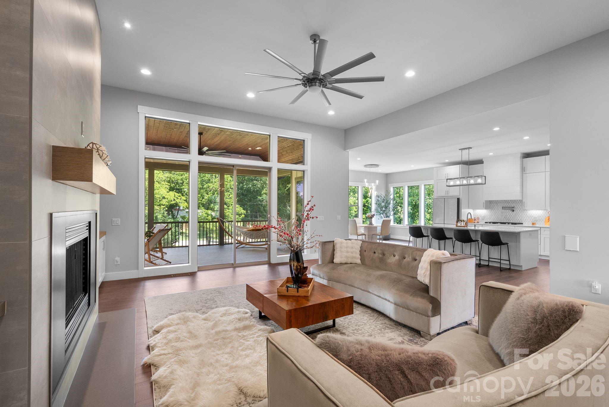 549 Daniel Circle Drive Property Photo 8