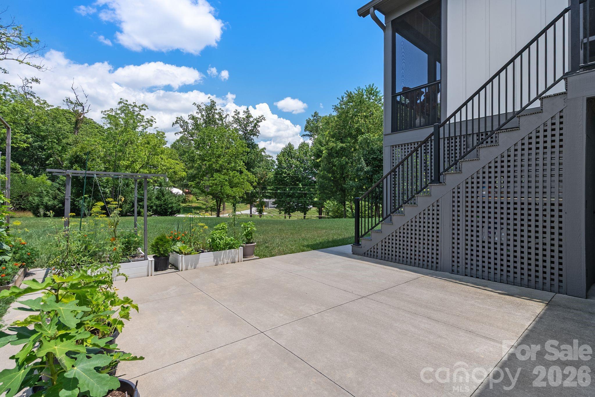 549 Daniel Circle Drive Property Photo 33