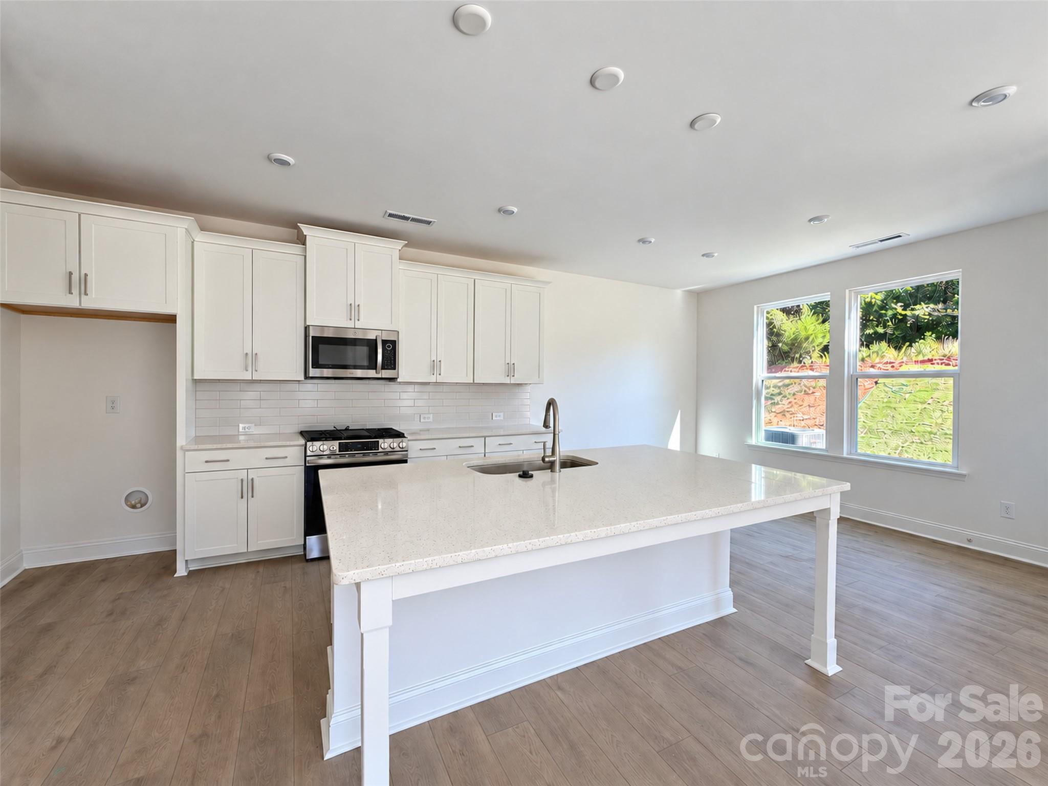 123 Plover Lane Property Photo 2