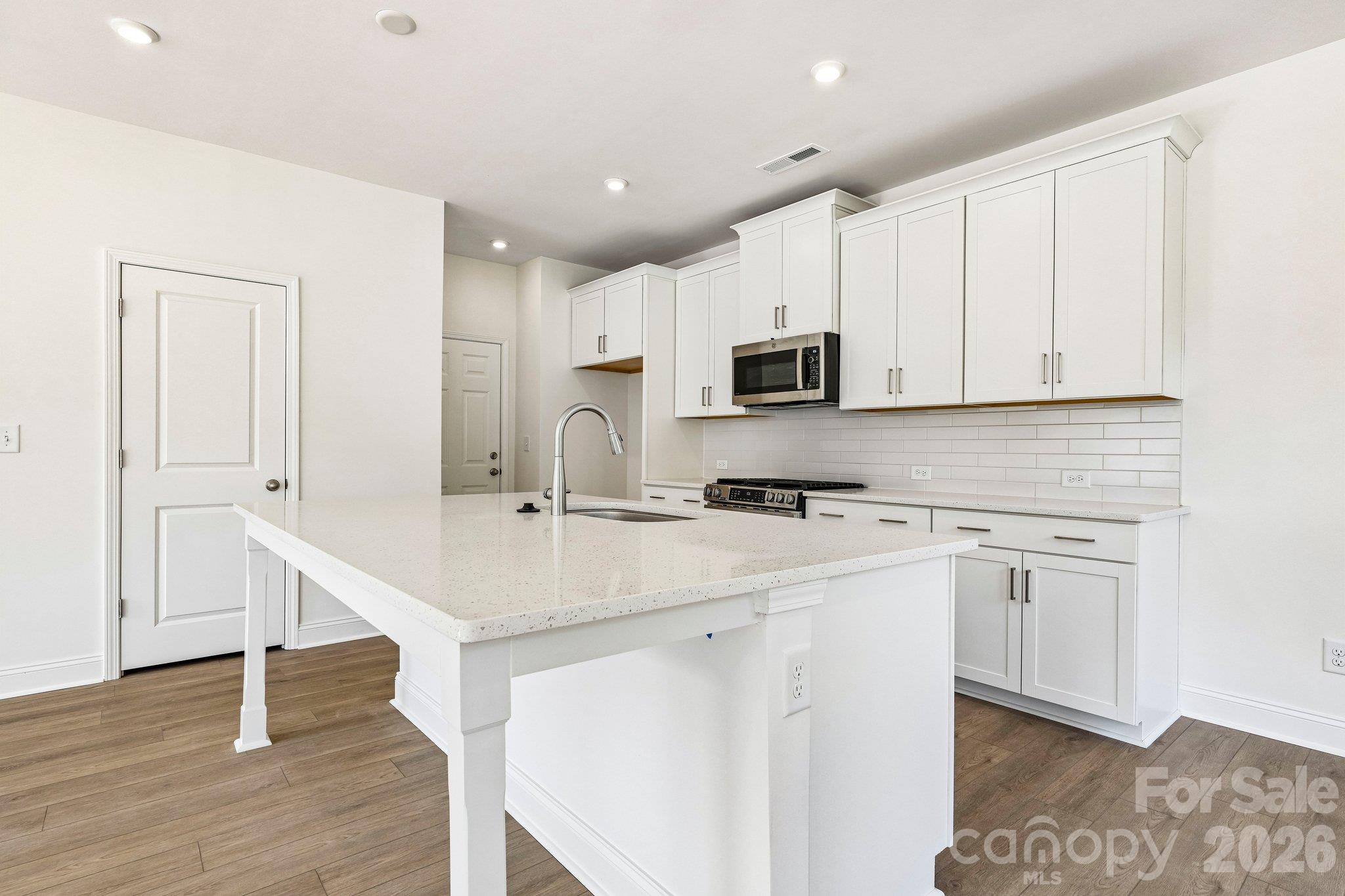 123 Plover Lane Property Photo 3
