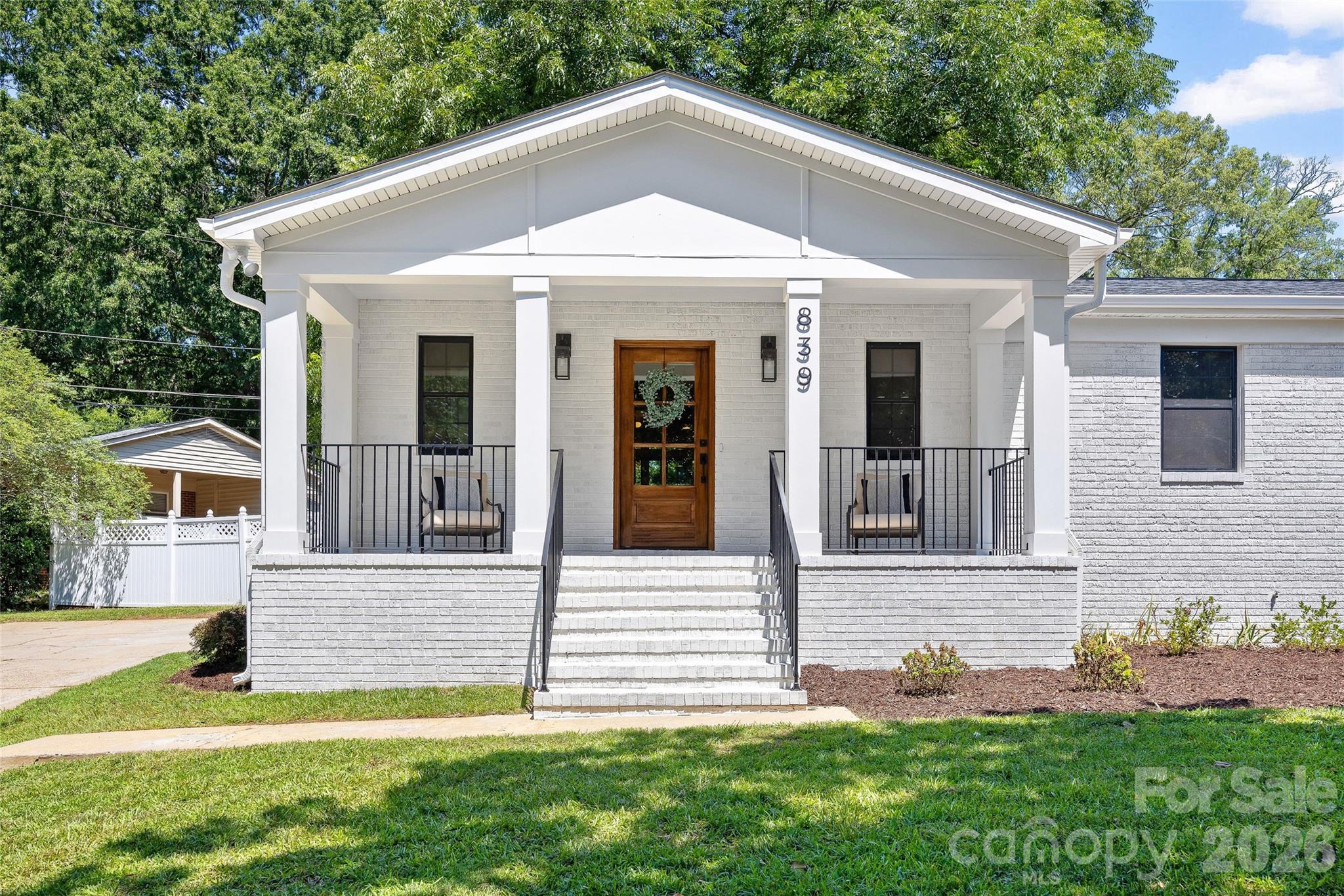 839 Montford Drive Property Photo 2