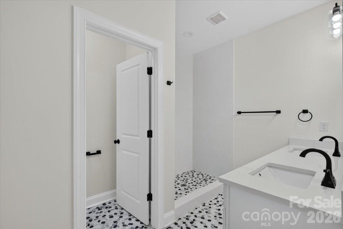 228 Hillside Avenue Property Photo 22
