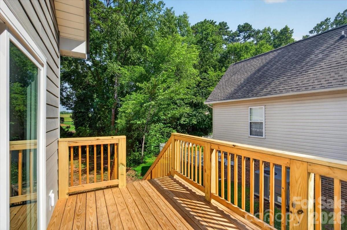 228 Hillside Avenue Property Photo 40