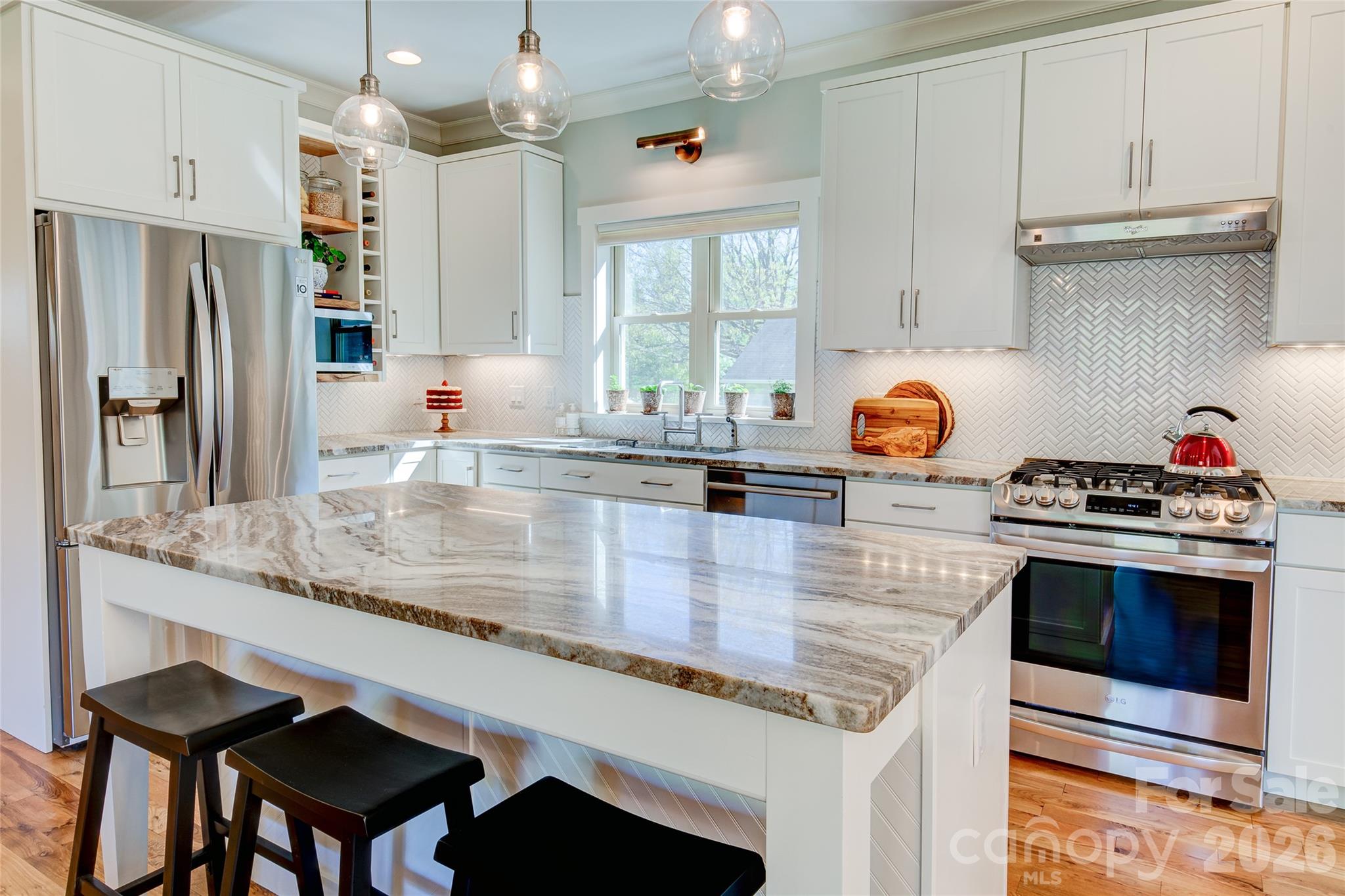 6 Hamlet Street Property Photo 8
