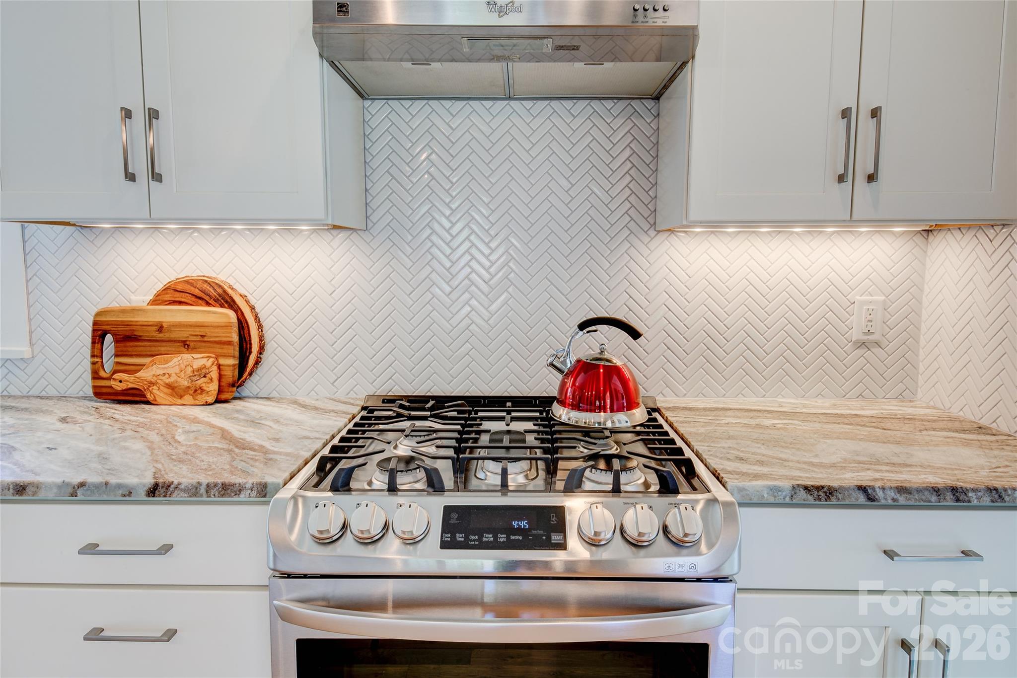 6 Hamlet Street Property Photo 12