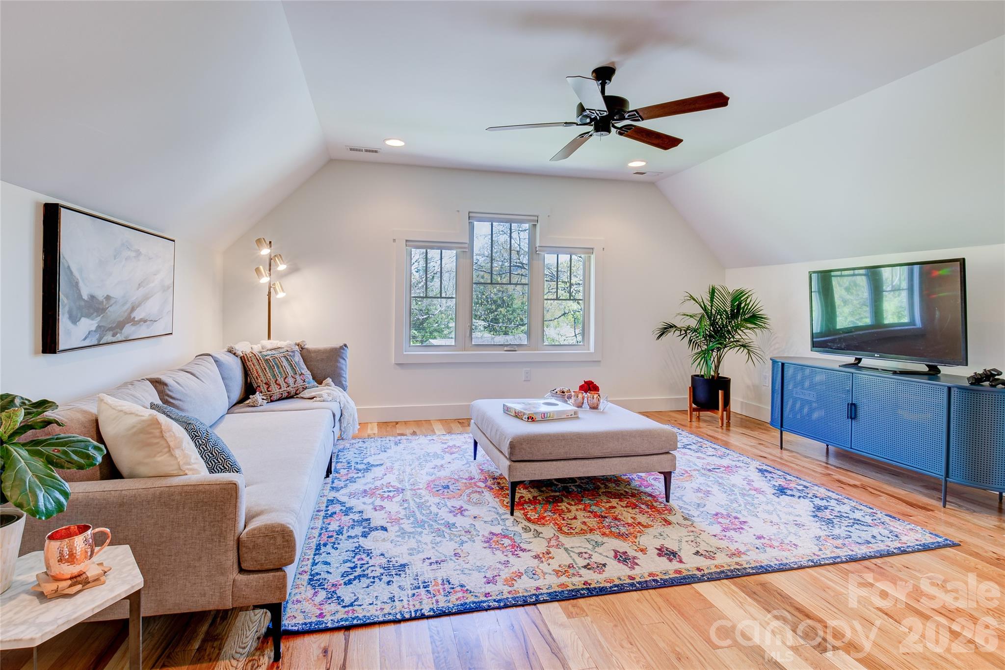 6 Hamlet Street Property Photo 45