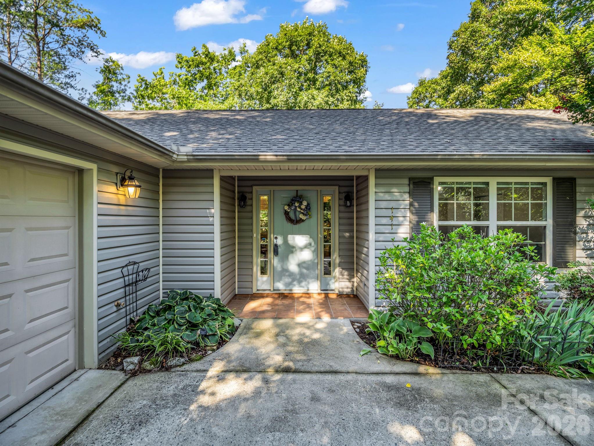 141 Dalton Court Property Photo 3
