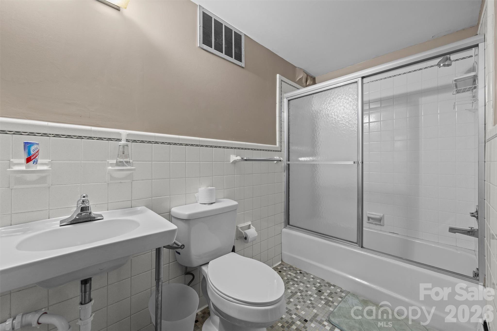 21 Hamburg Drive Property Photo 32