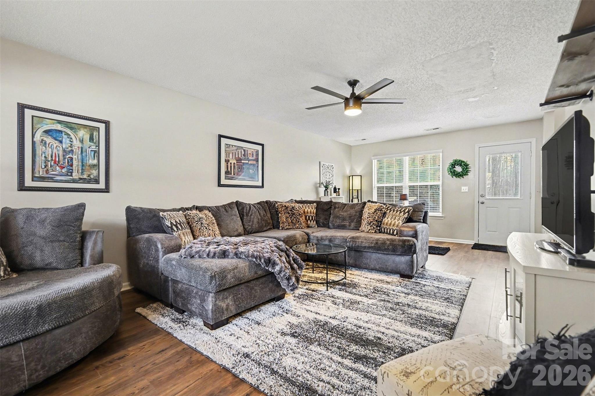 6323 Pine Hollow Drive Property Photo 6