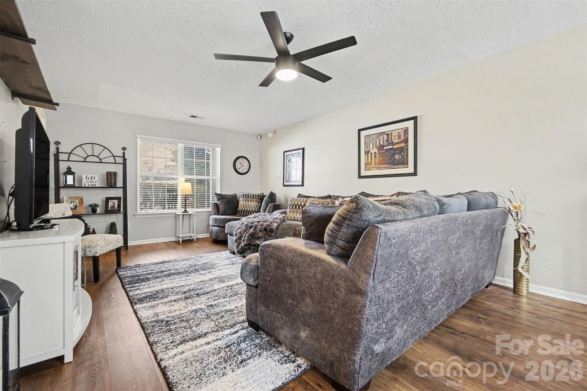 6323 Pine Hollow Drive Property Photo 7