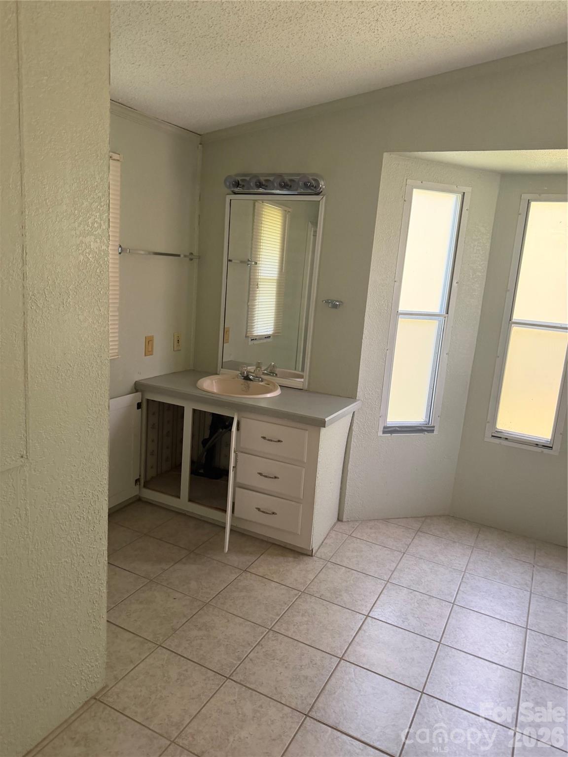 69 Woodmont Drive Property Photo 17