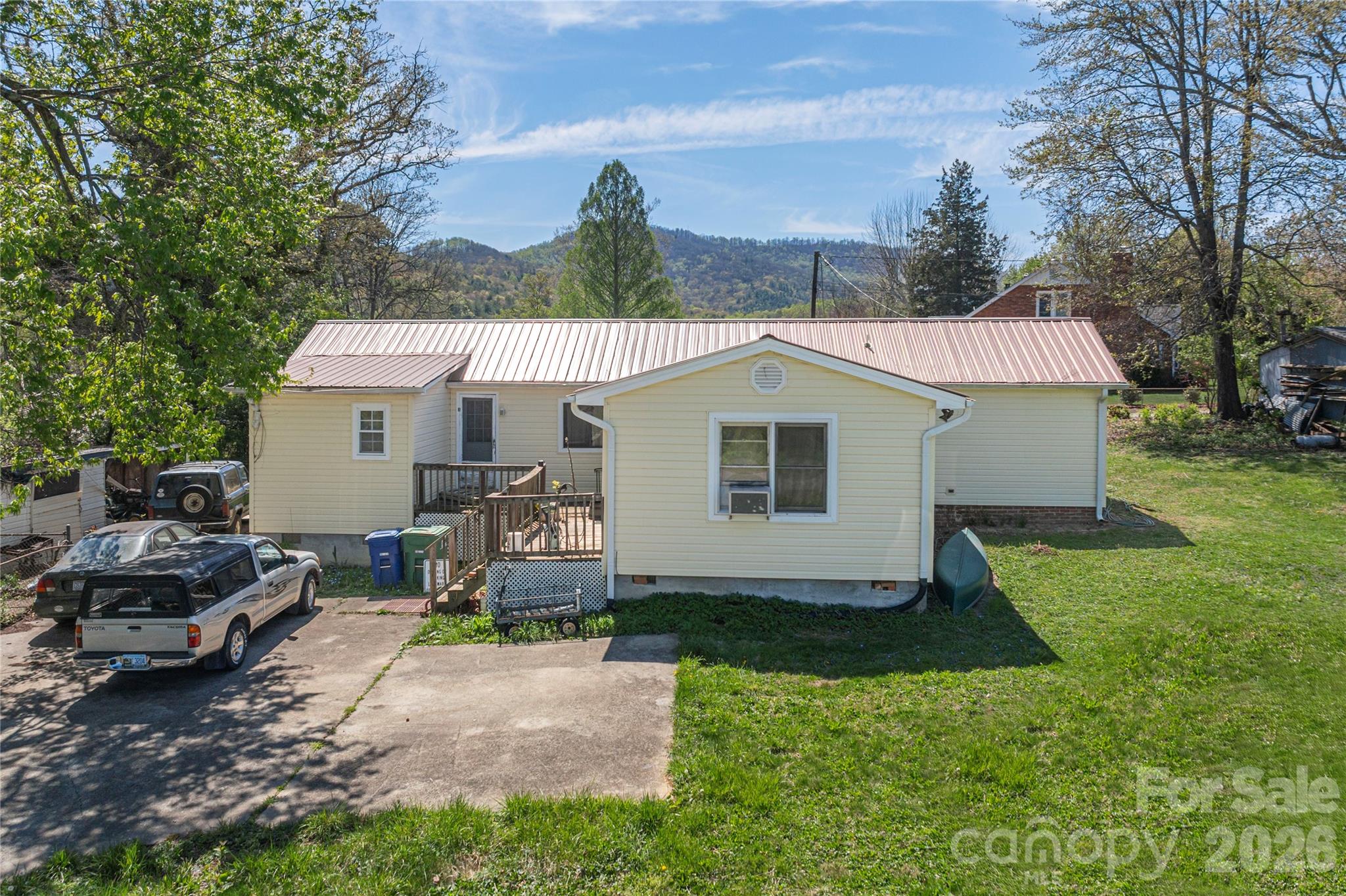 11 E Porter Road Property Photo 1