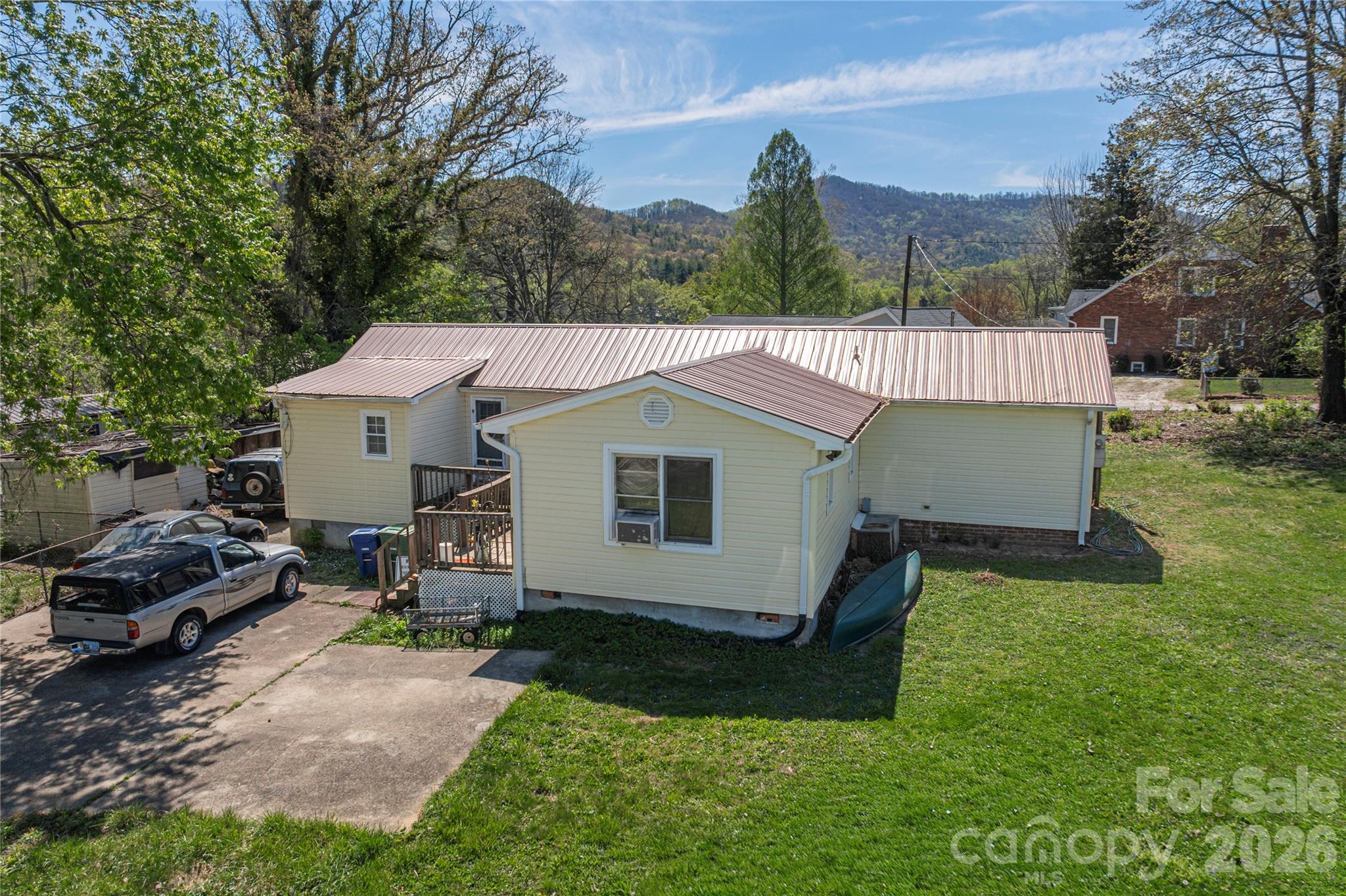 11 E Porter Road Property Photo 2