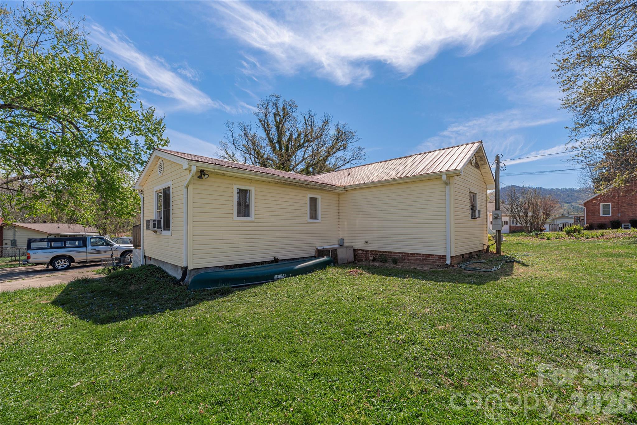 11 E Porter Road Property Photo 4