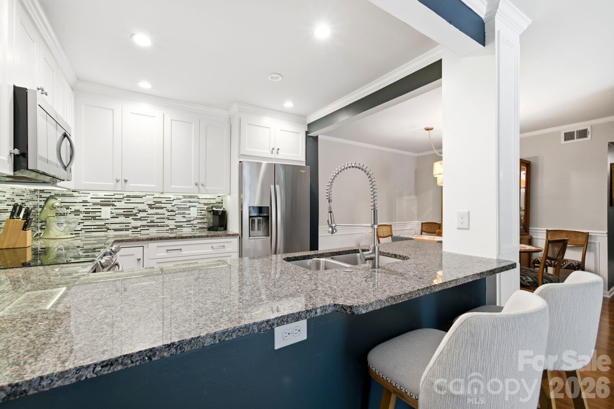 4739 Hedgemore Drive Unit H Property Photo 7