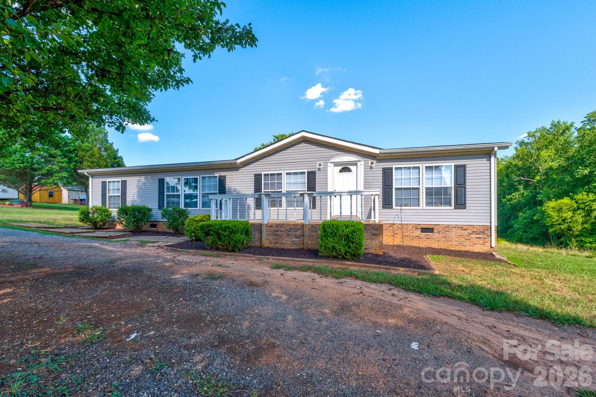 109 Indian Creek Drive Property Photo 2