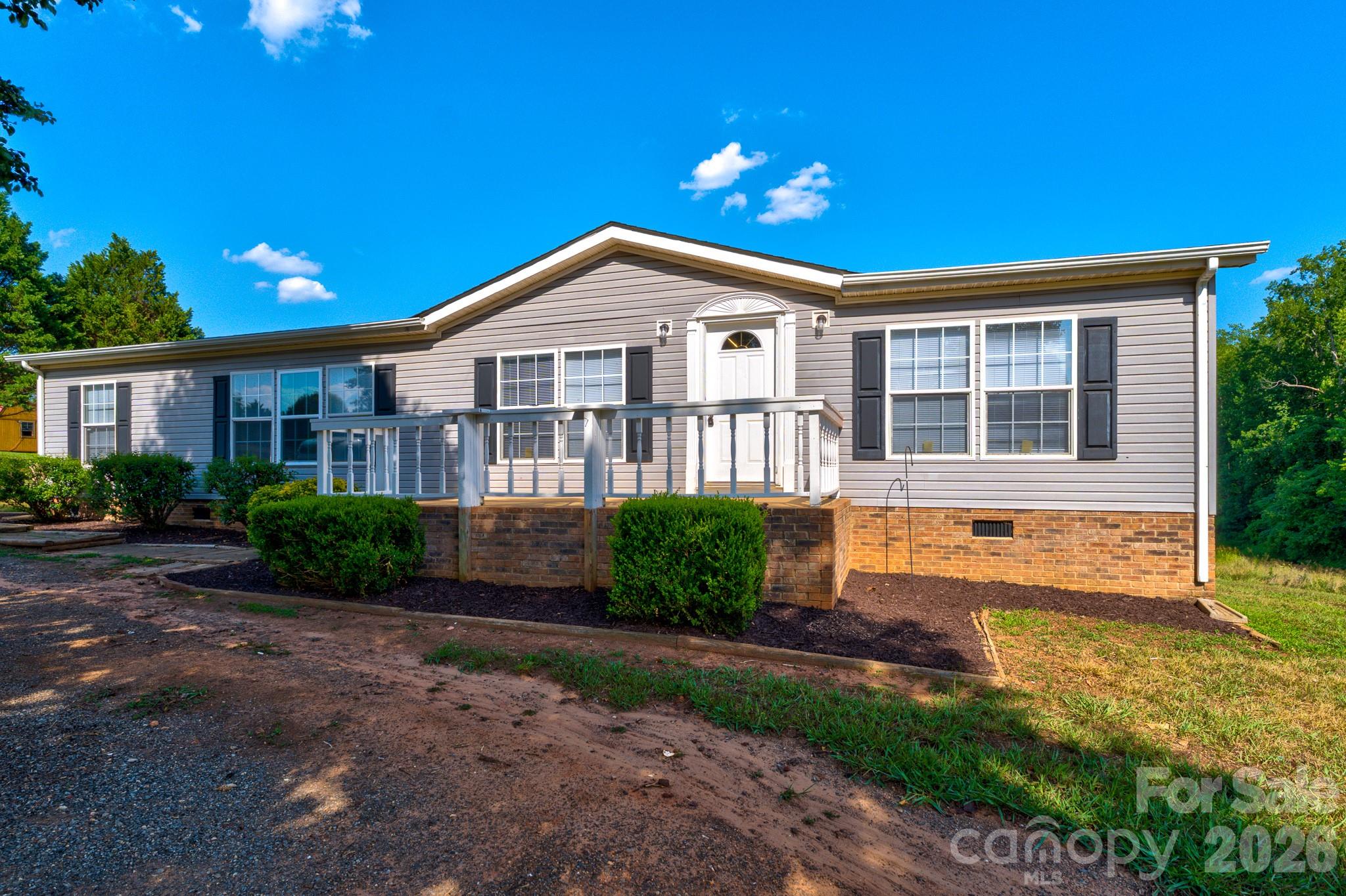 109 Indian Creek Drive Property Photo 3