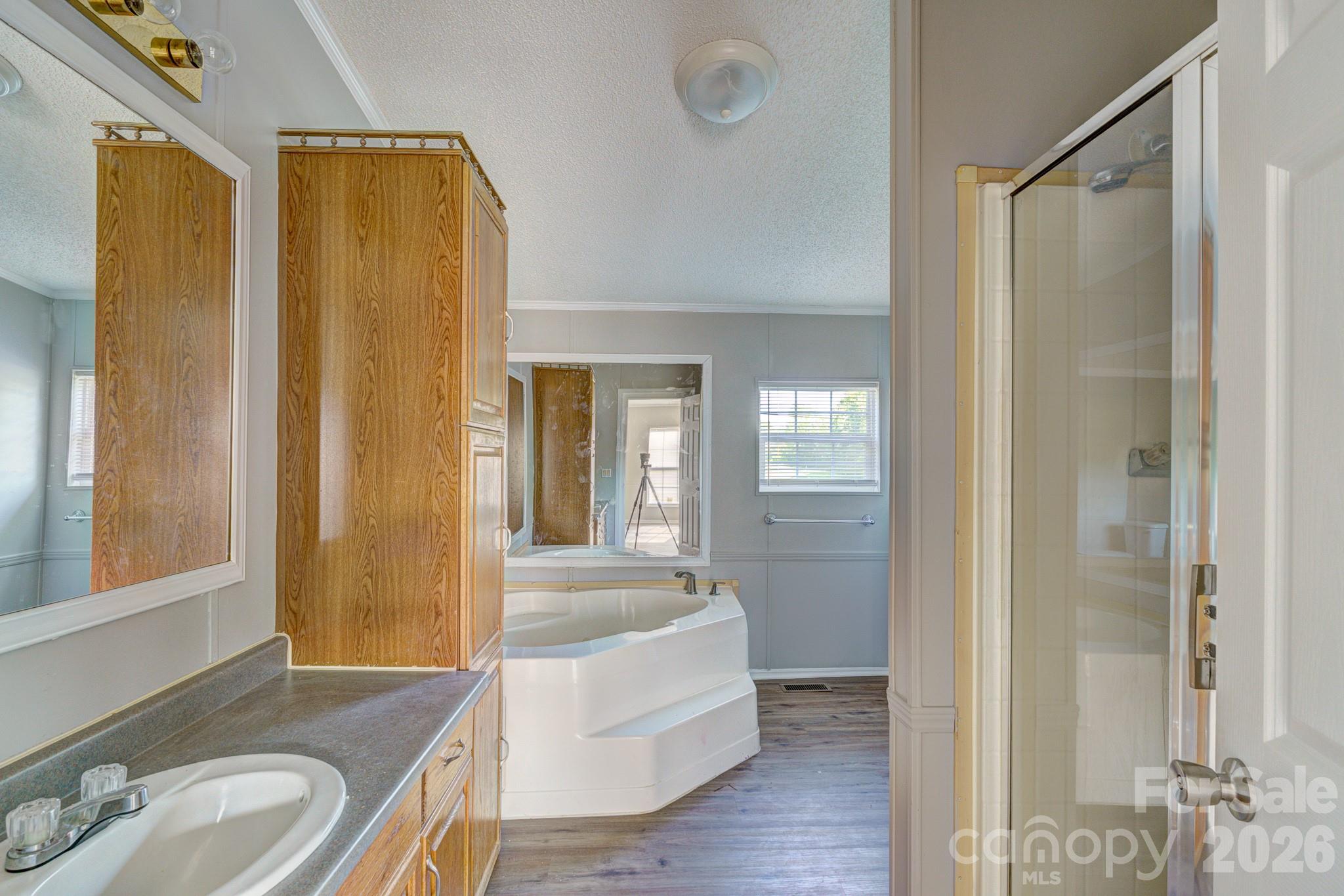 109 Indian Creek Drive Property Photo 6