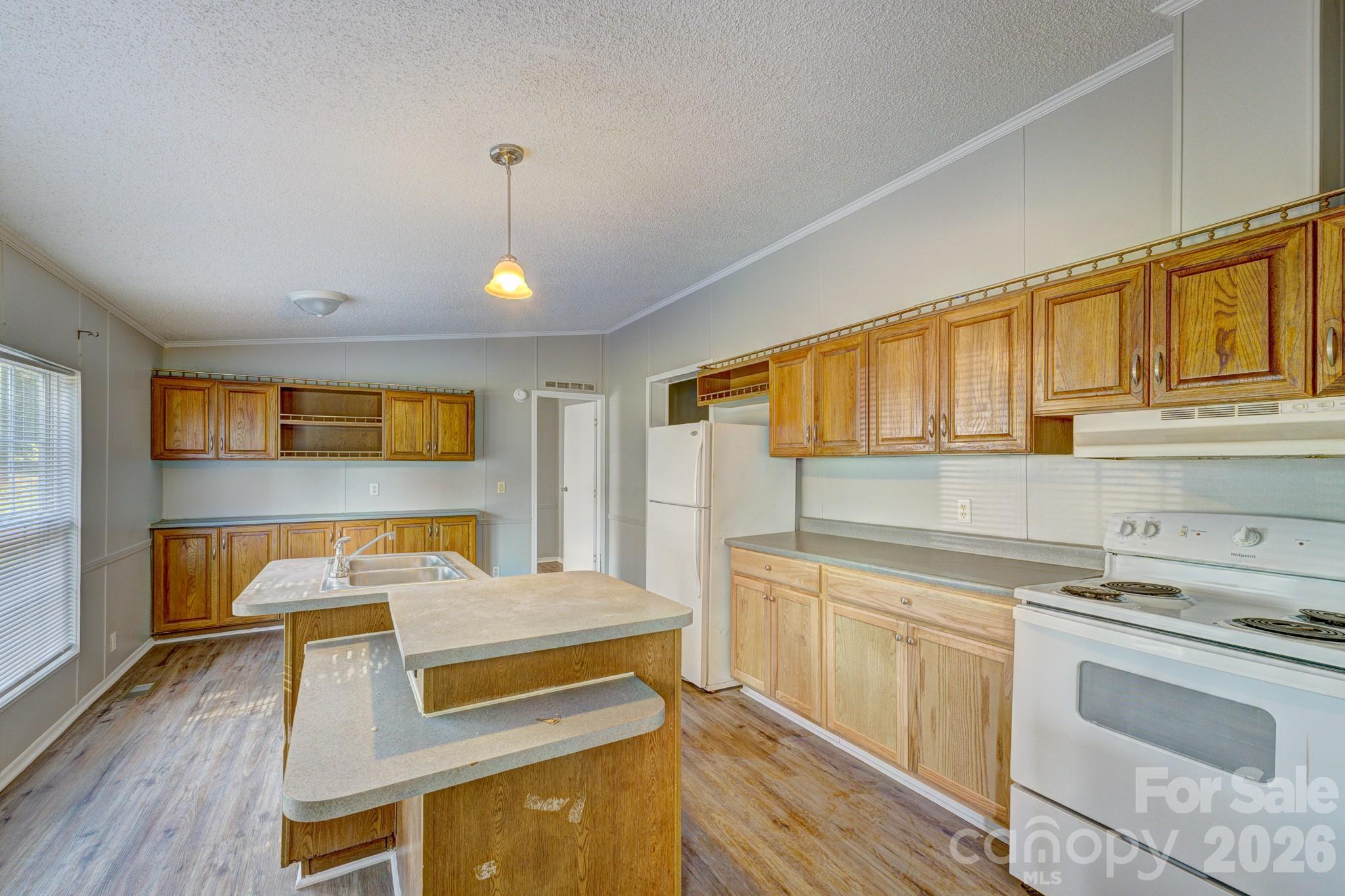 109 Indian Creek Drive Property Photo 8