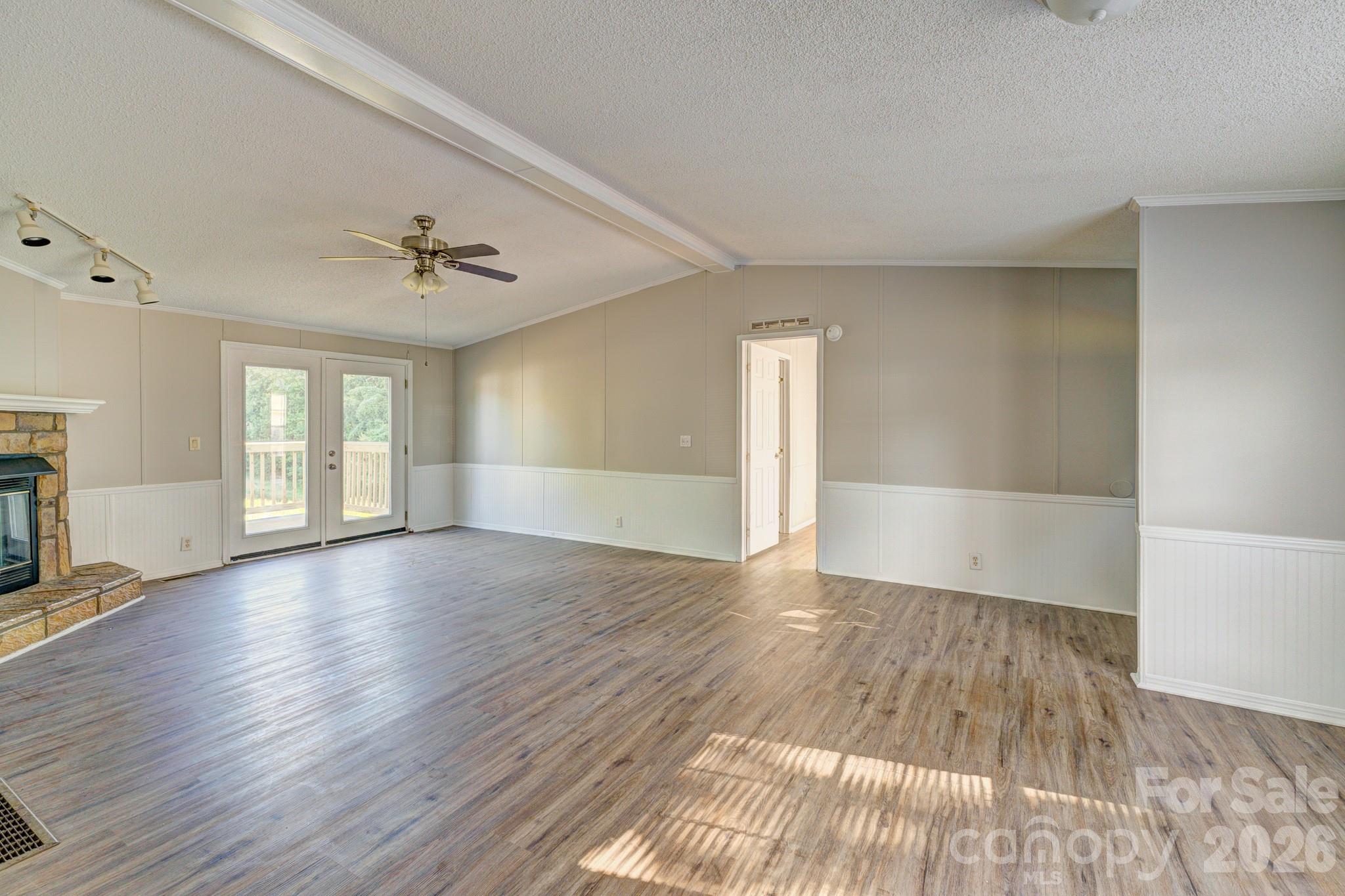 109 Indian Creek Drive Property Photo 14