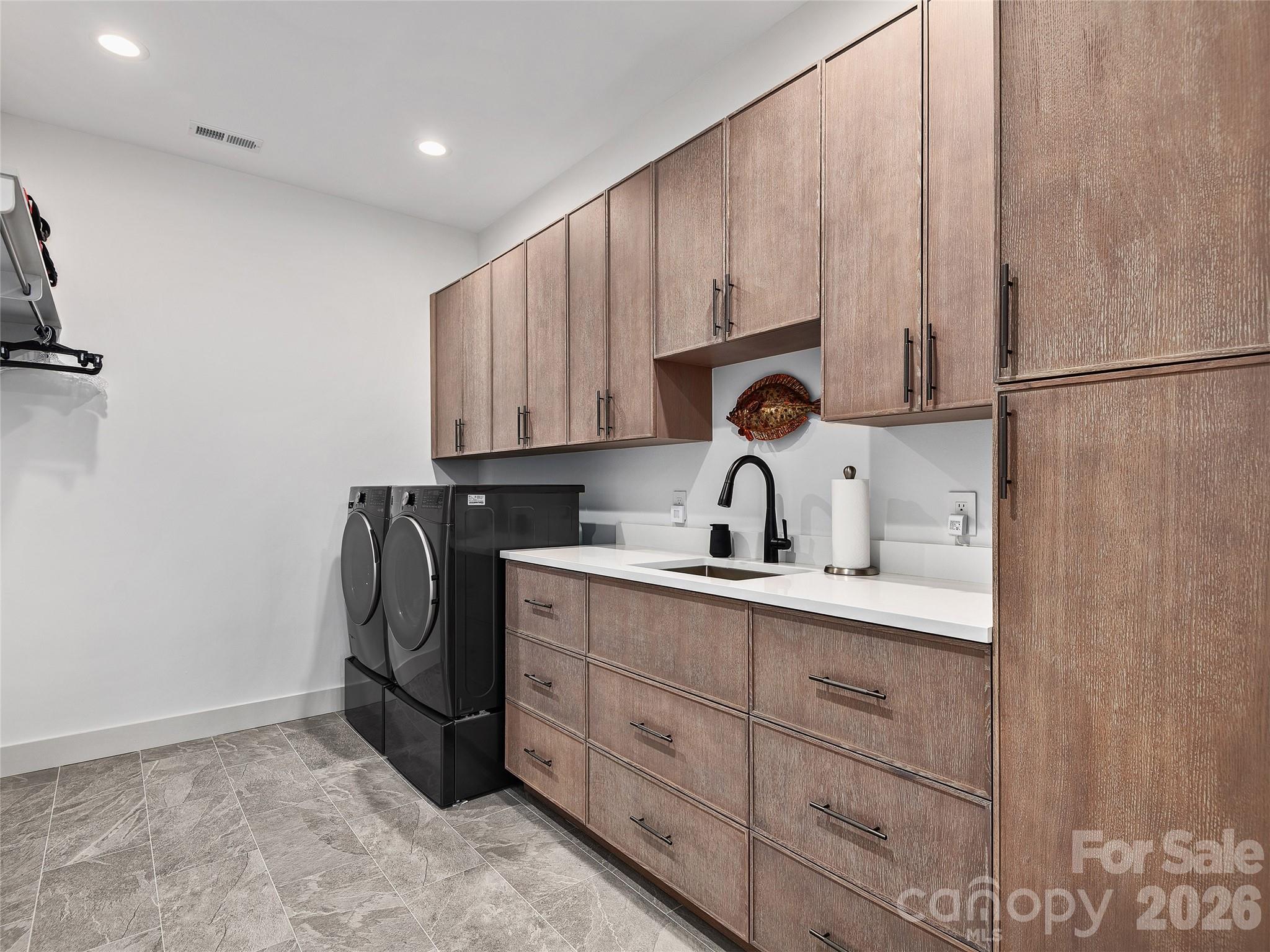 696 Daniel Circle Drive Property Photo 20