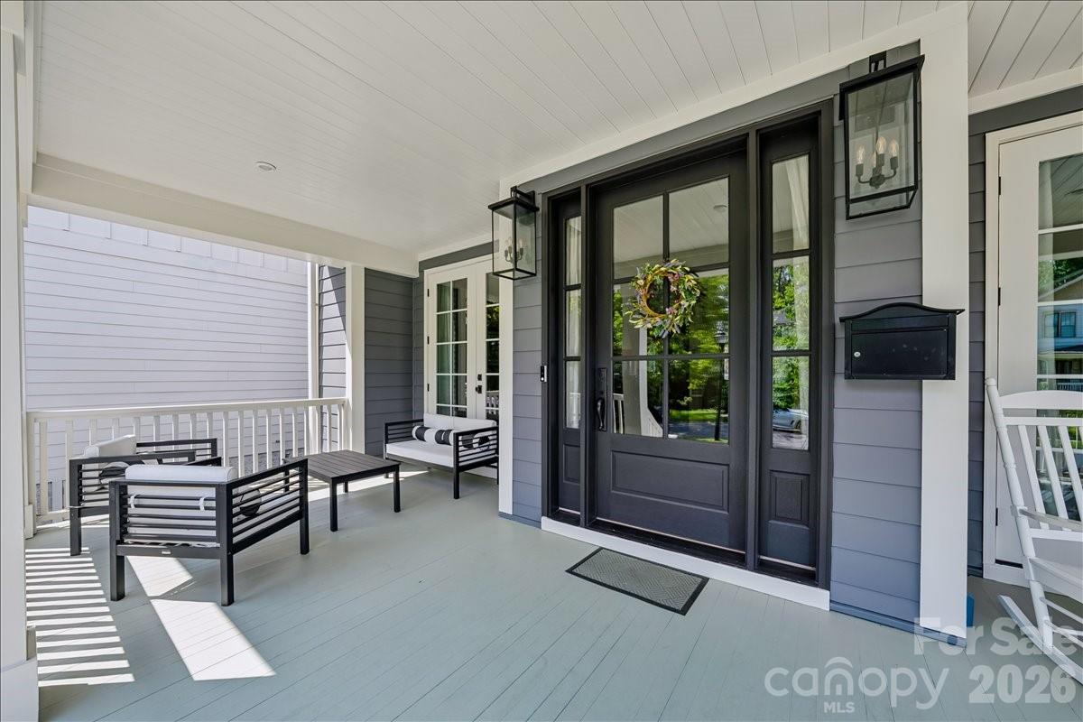 2649 Chesterfield Avenue Property Photo 3
