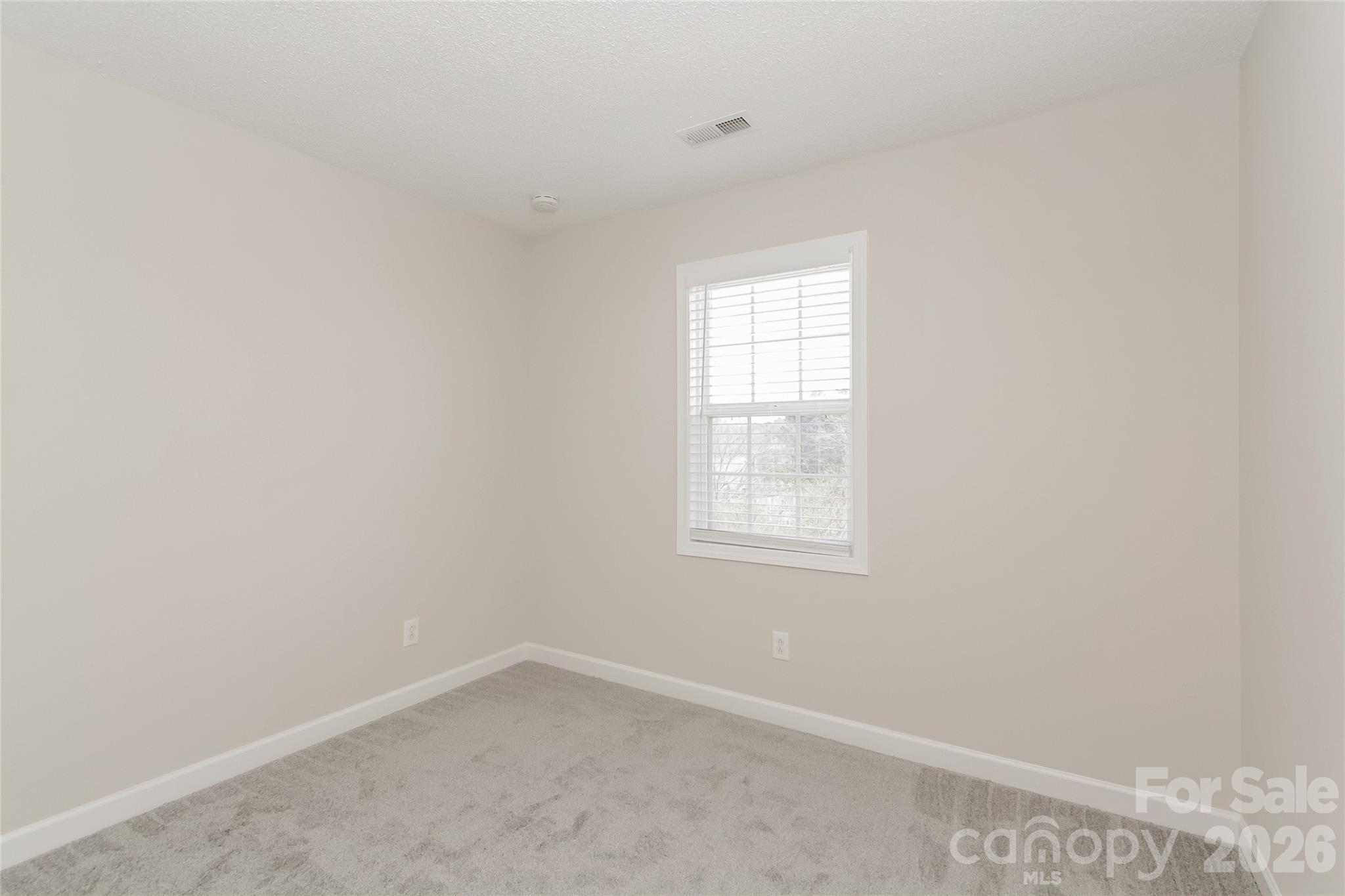 104 Lenox Lane Property Photo 5