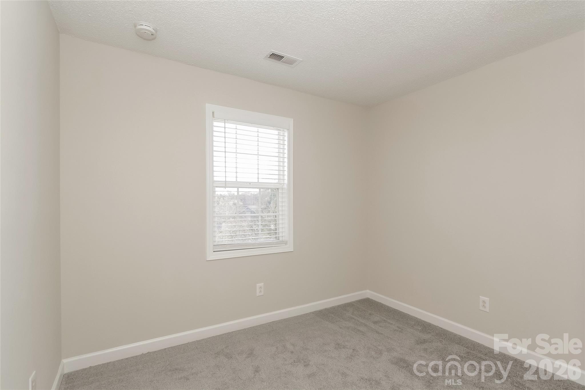 104 Lenox Lane Property Photo 6