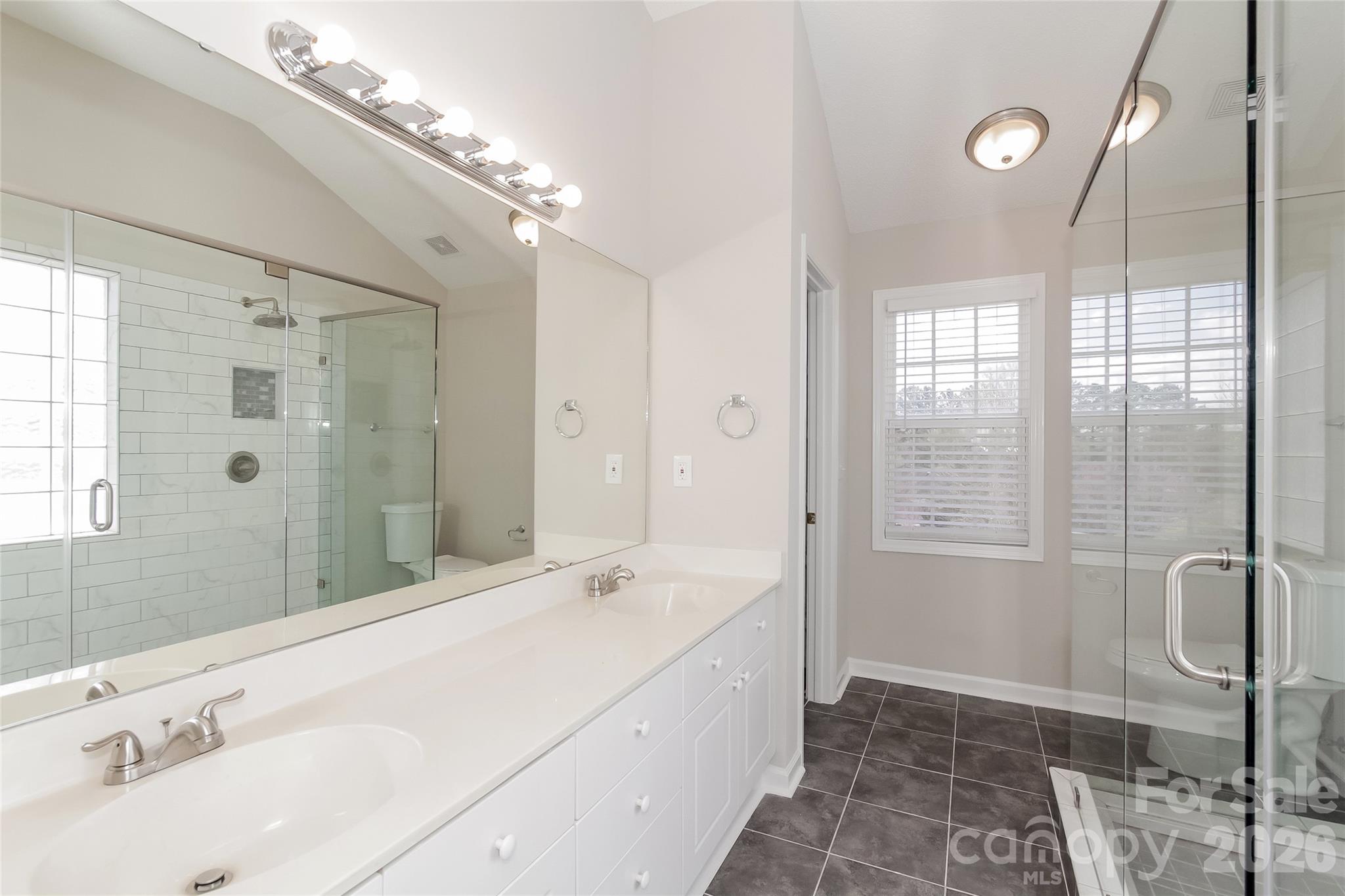 104 Lenox Lane Property Photo 12