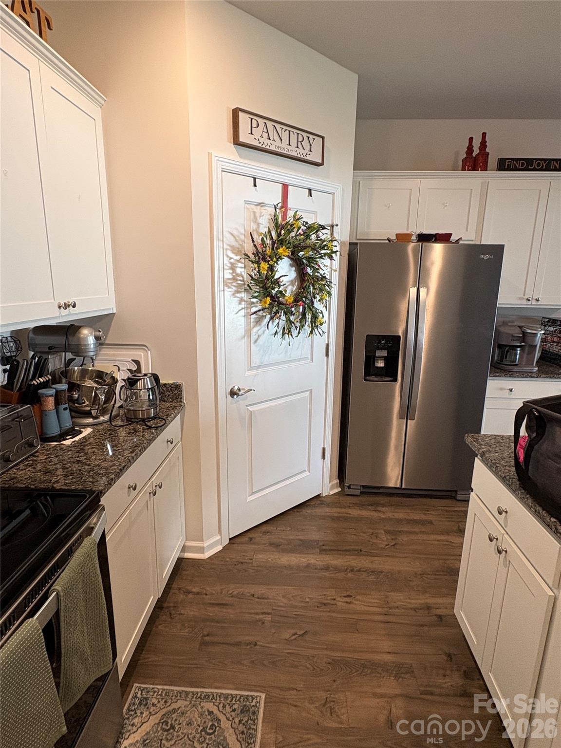1404 Greenock Lane Property Photo 8