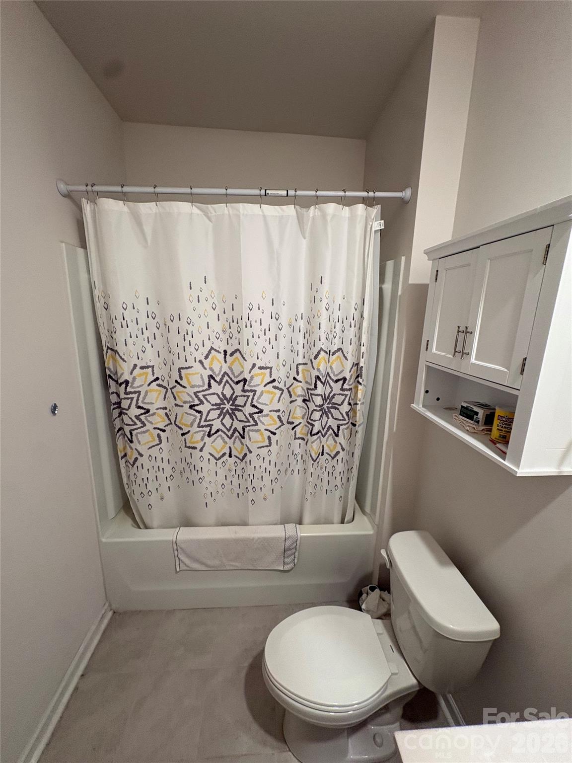 1404 Greenock Lane Property Photo 11