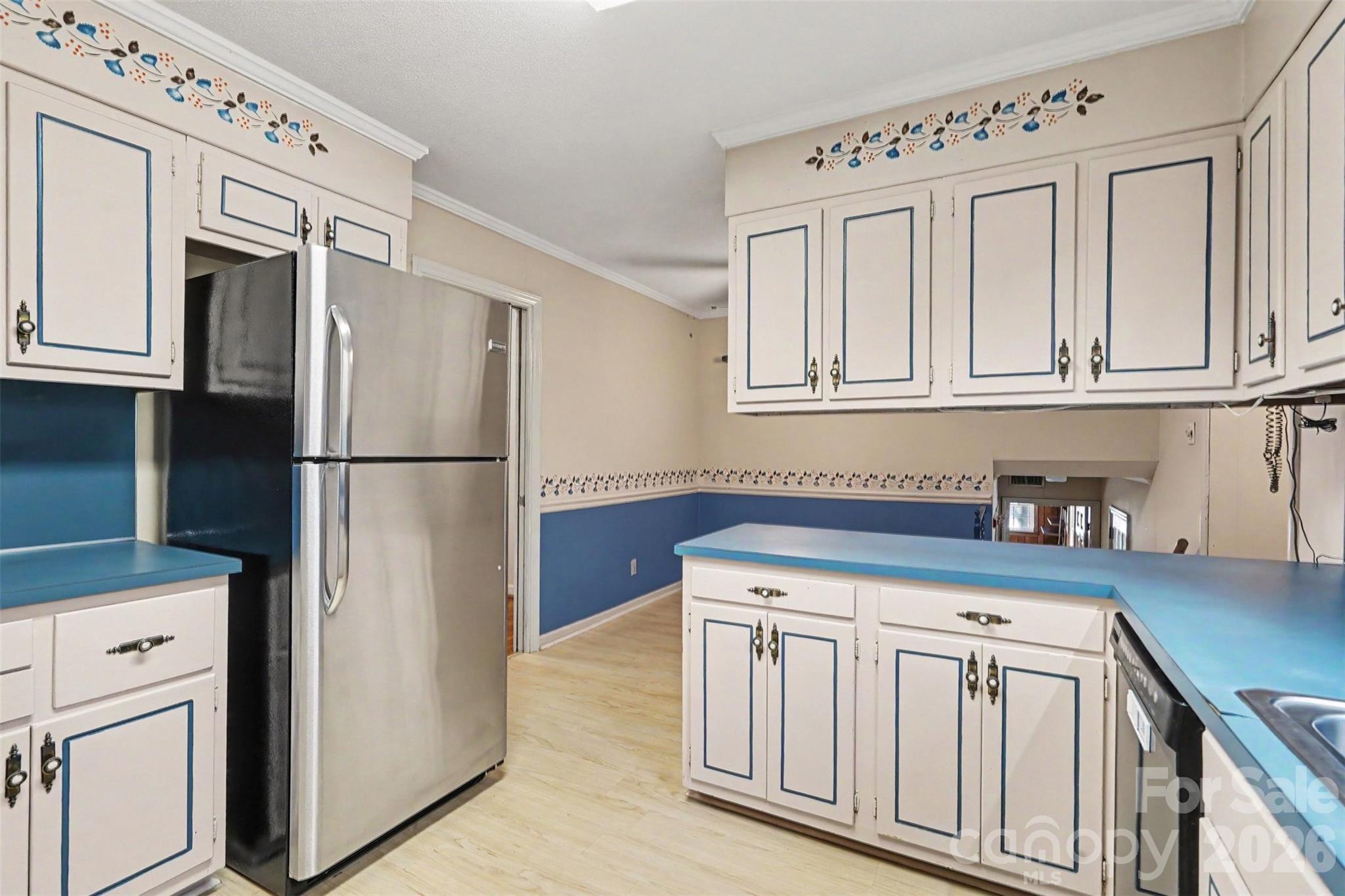 512 Guilford Road Property Photo 12