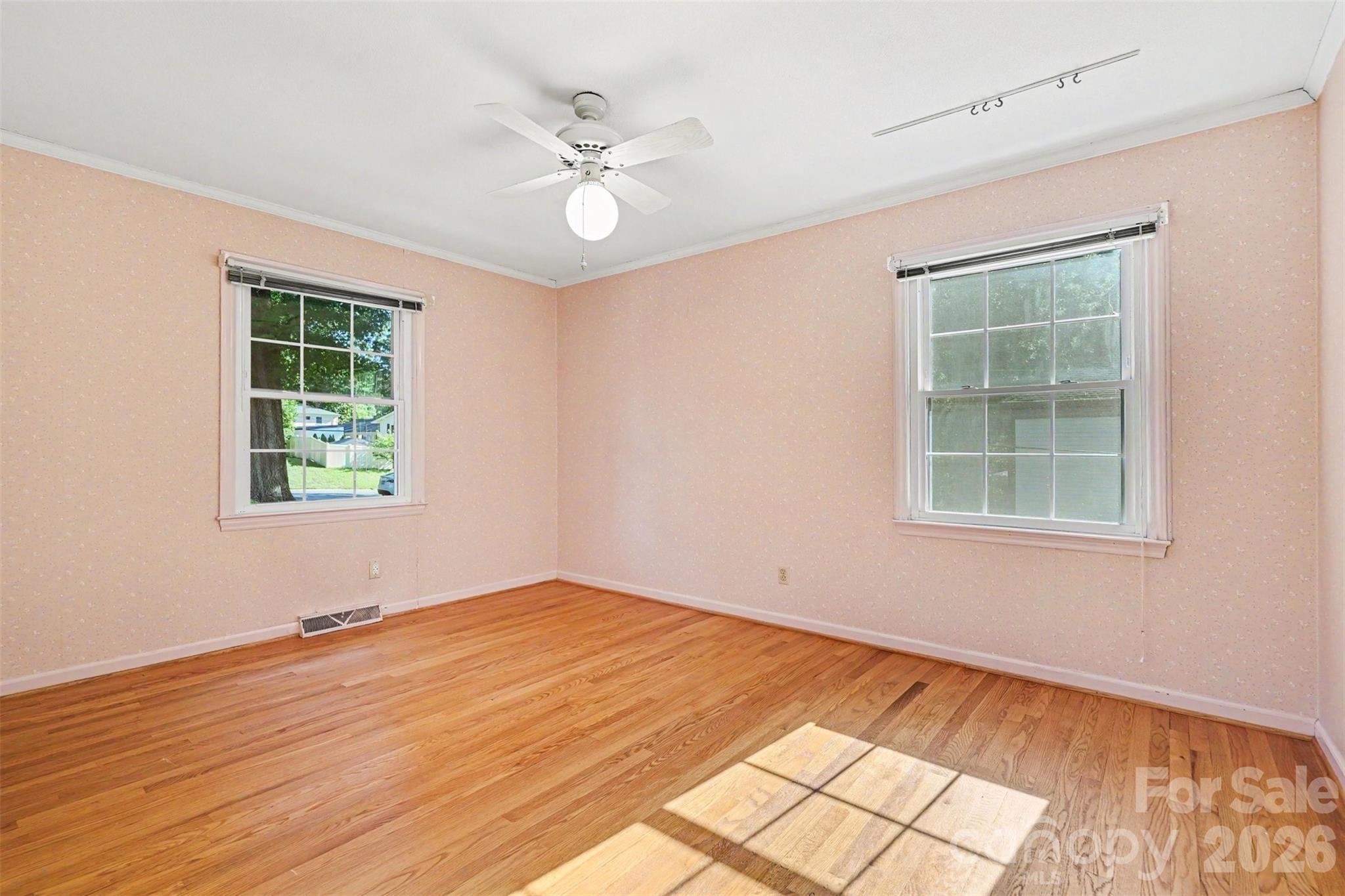512 Guilford Road Property Photo 15