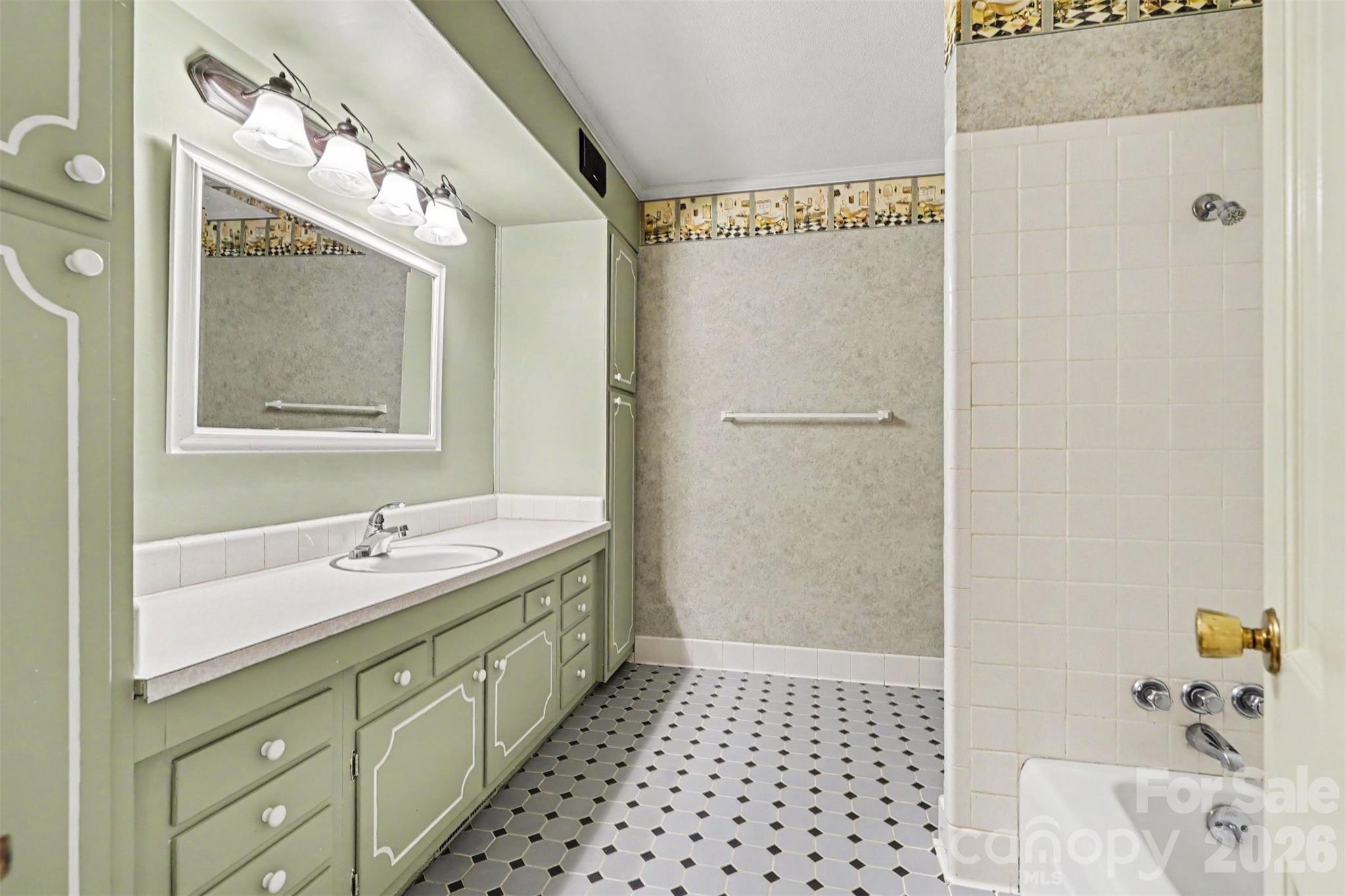 512 Guilford Road Property Photo 20