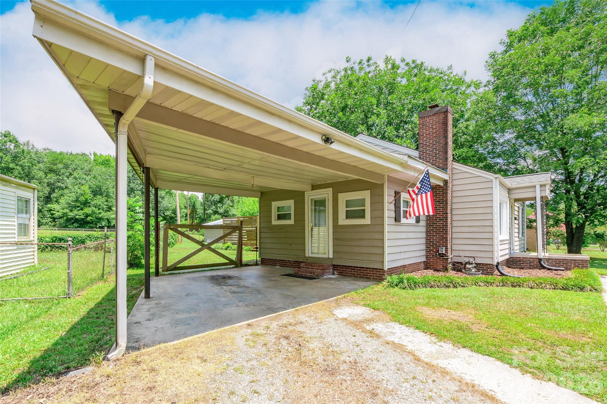 711 Linwood Road Property Photo 4
