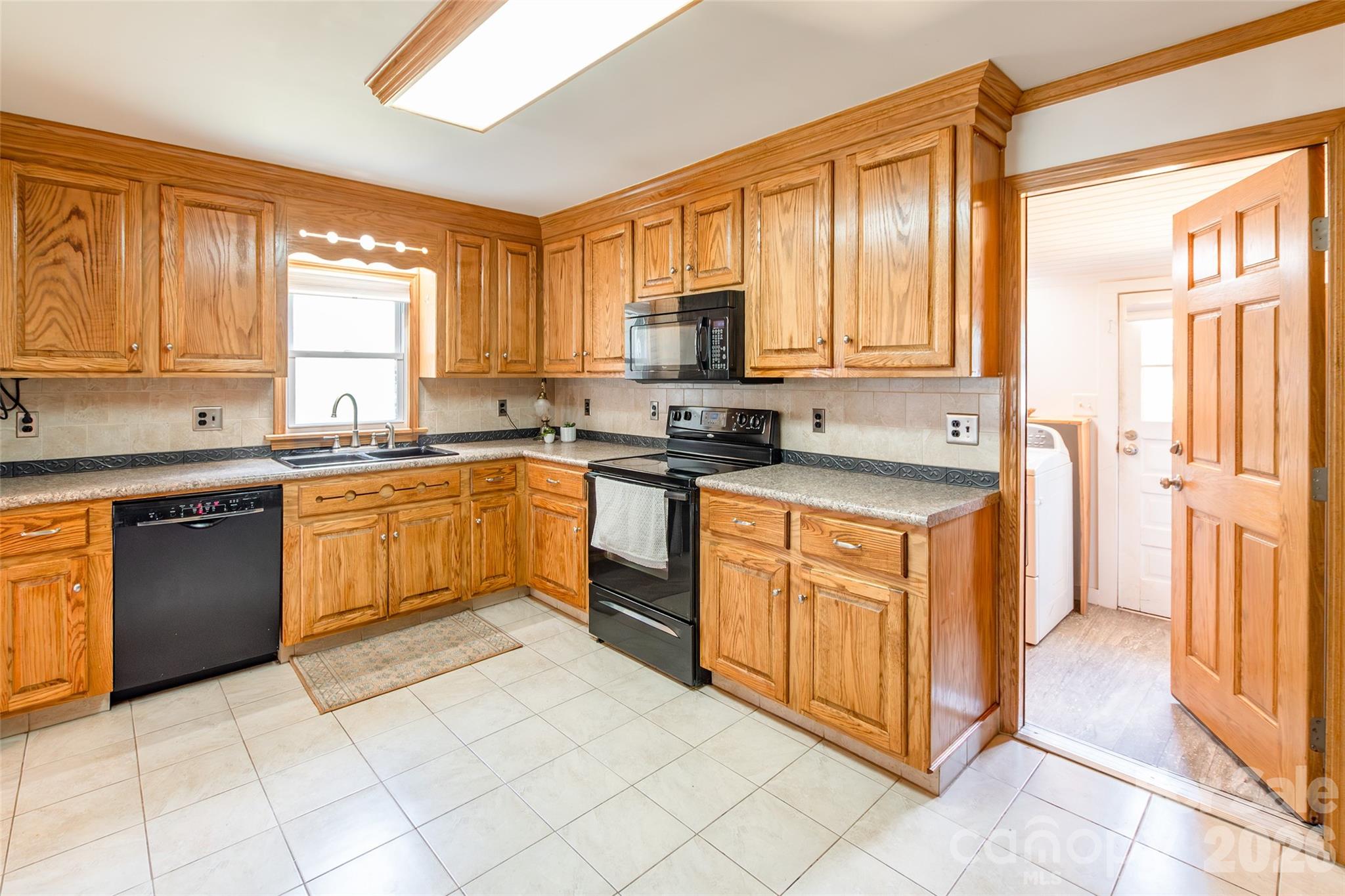 711 Linwood Road Property Photo 10