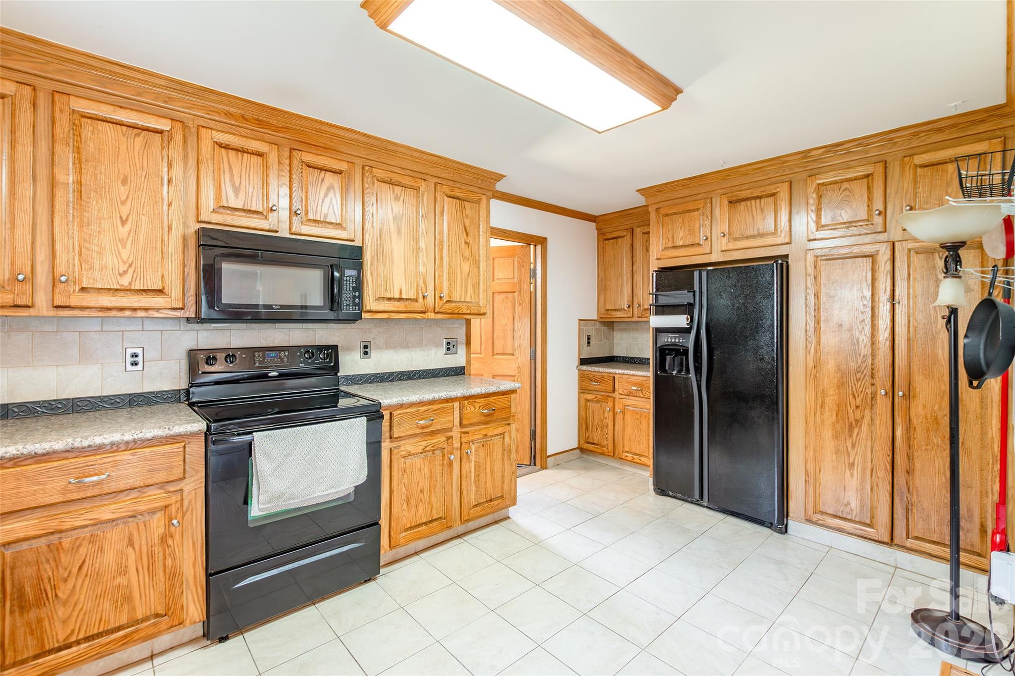 711 Linwood Road Property Photo 11