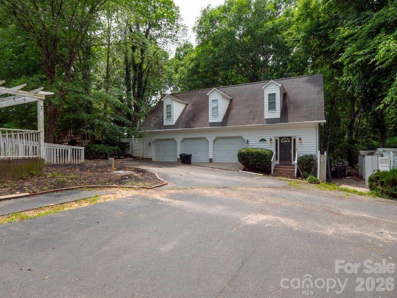 9126 S Providence Road Property Photo 1