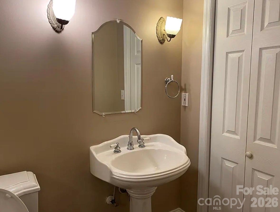 9126 S Providence Road Property Photo 15