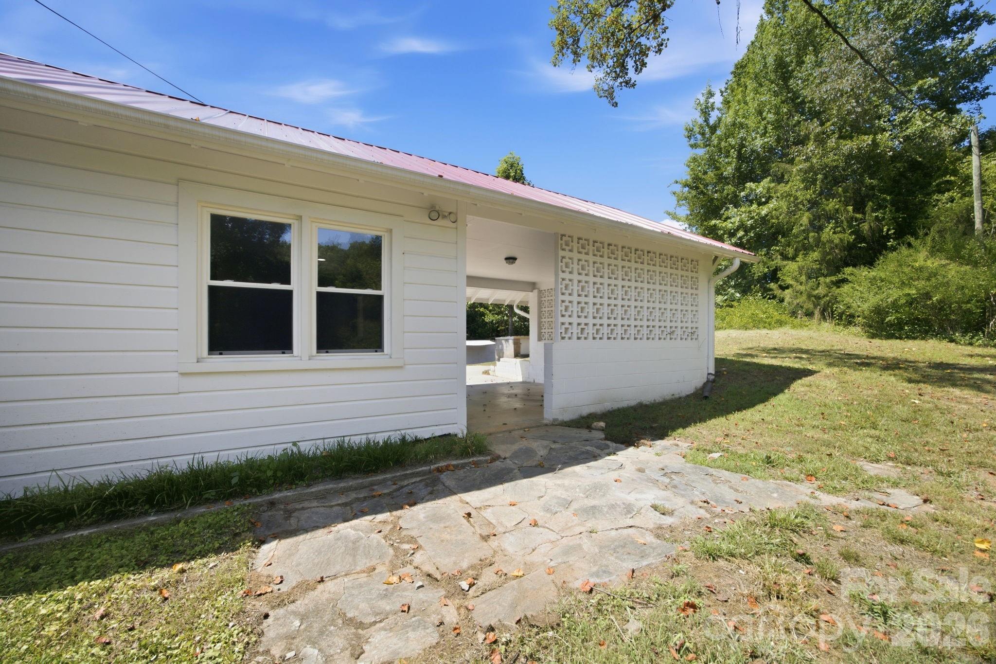 661 Lenoir Road Property Photo 9