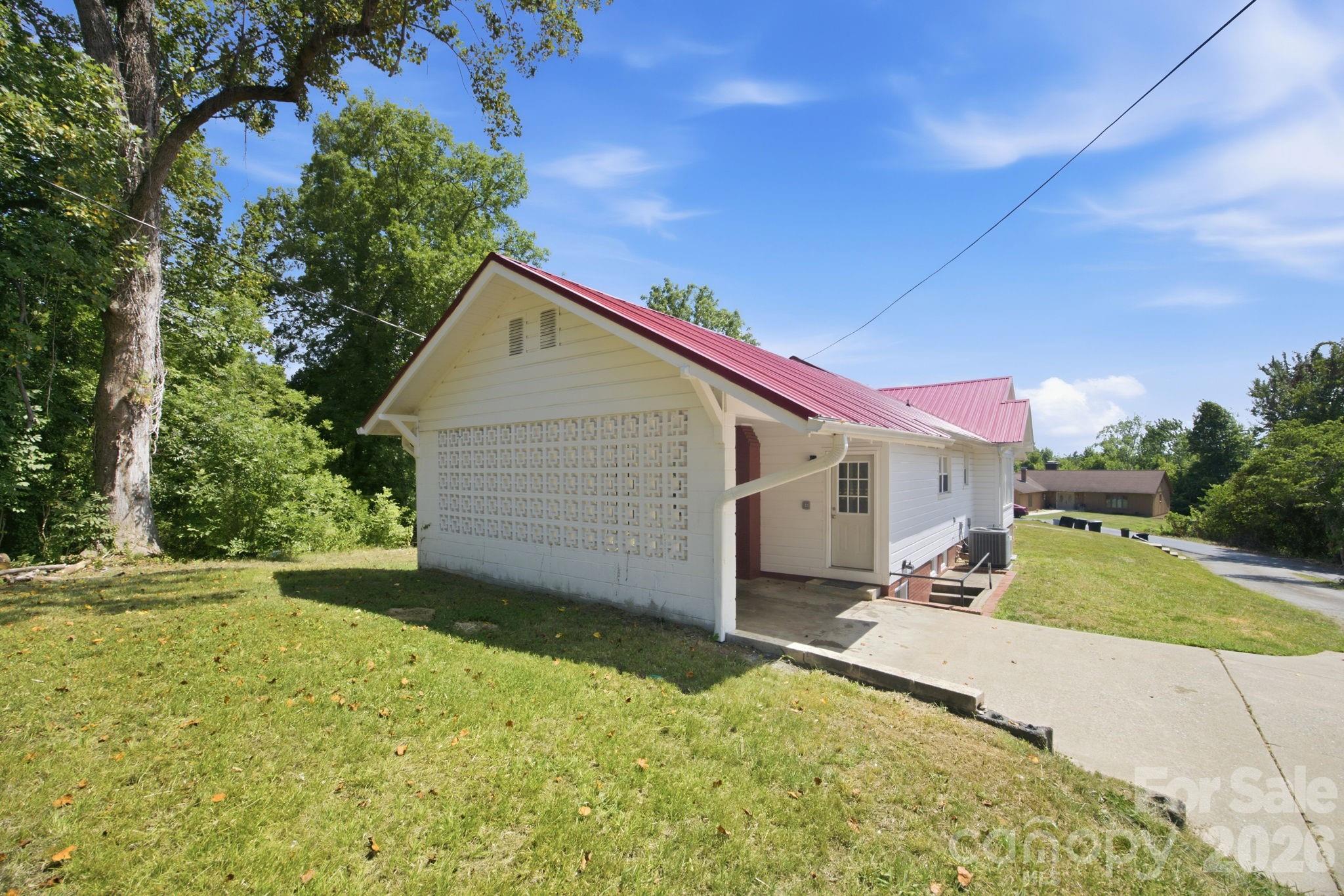 661 Lenoir Road Property Photo 12