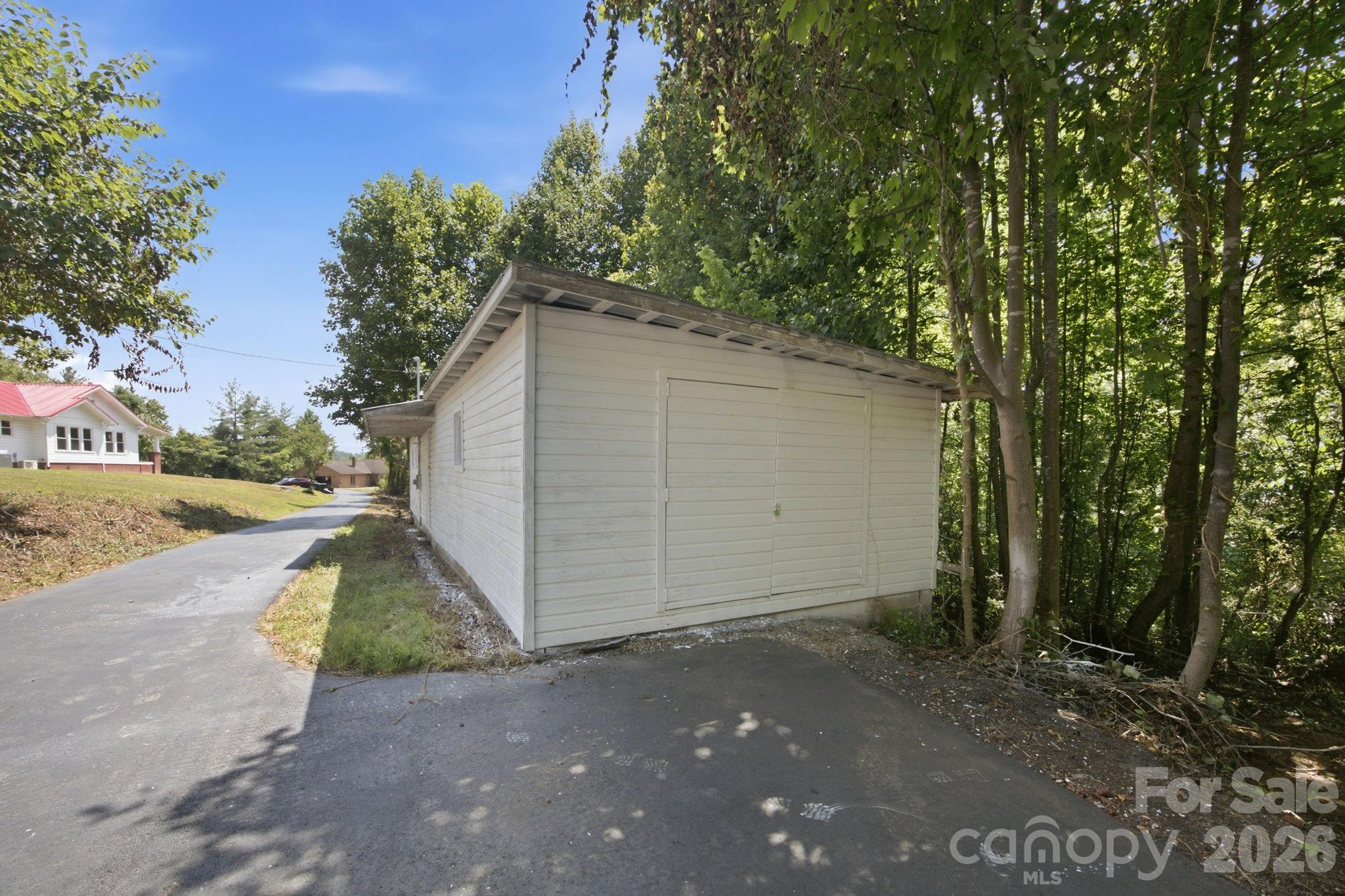 661 Lenoir Road Property Photo 14